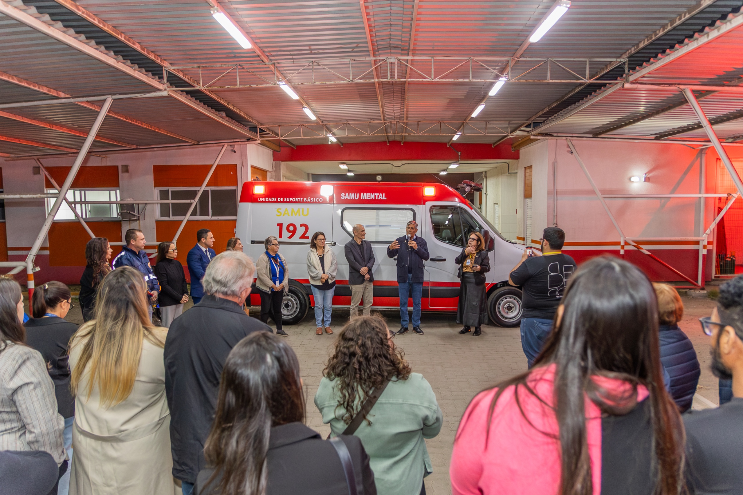 O programa prioriza o atendimento de urgência humanizado e pretende qualificar os atendimentos relacionados à saúde mental