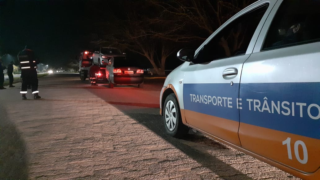 Equipes das forças de segurança atuam para combater aglomerações e festas clandestinas na cidade, práticas proibidas pelos decretos municipais de enfrentamento à pandemia