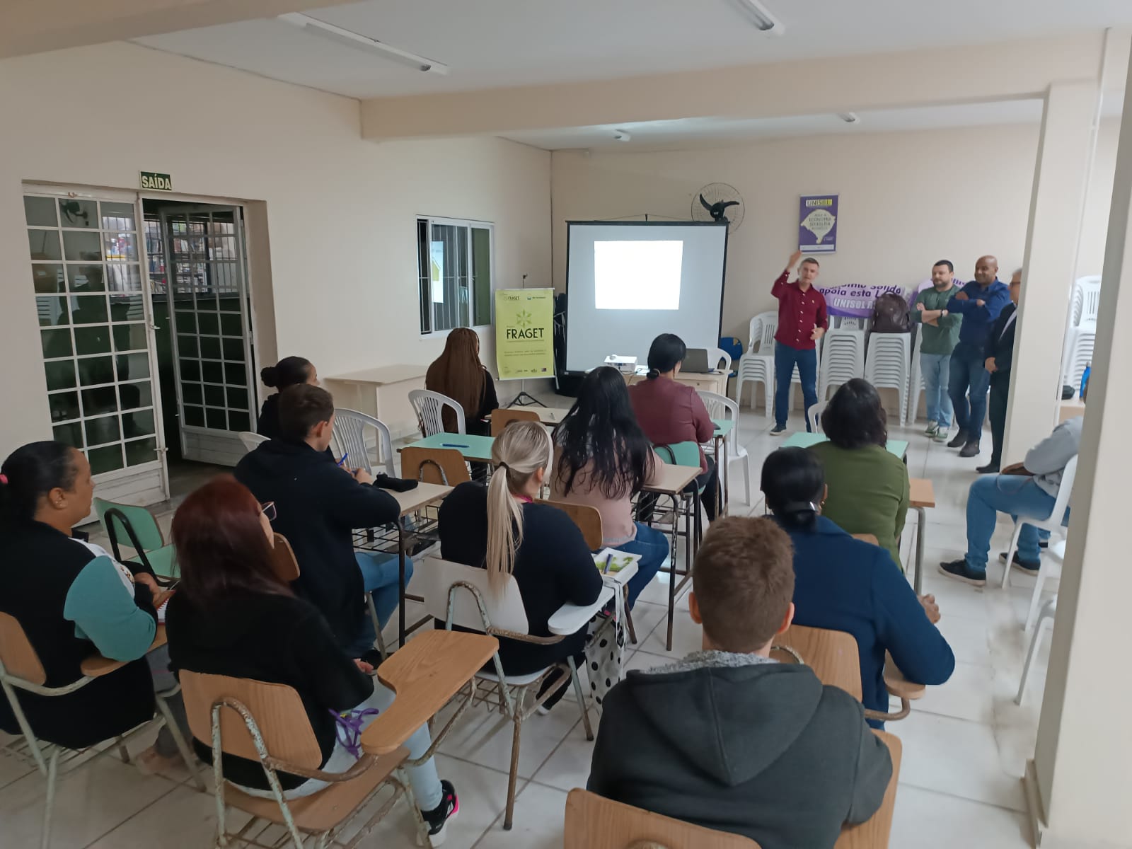 Primeiro curso oferecido dentro do projeto de requalificação do bairro é o de balconista de farmácia