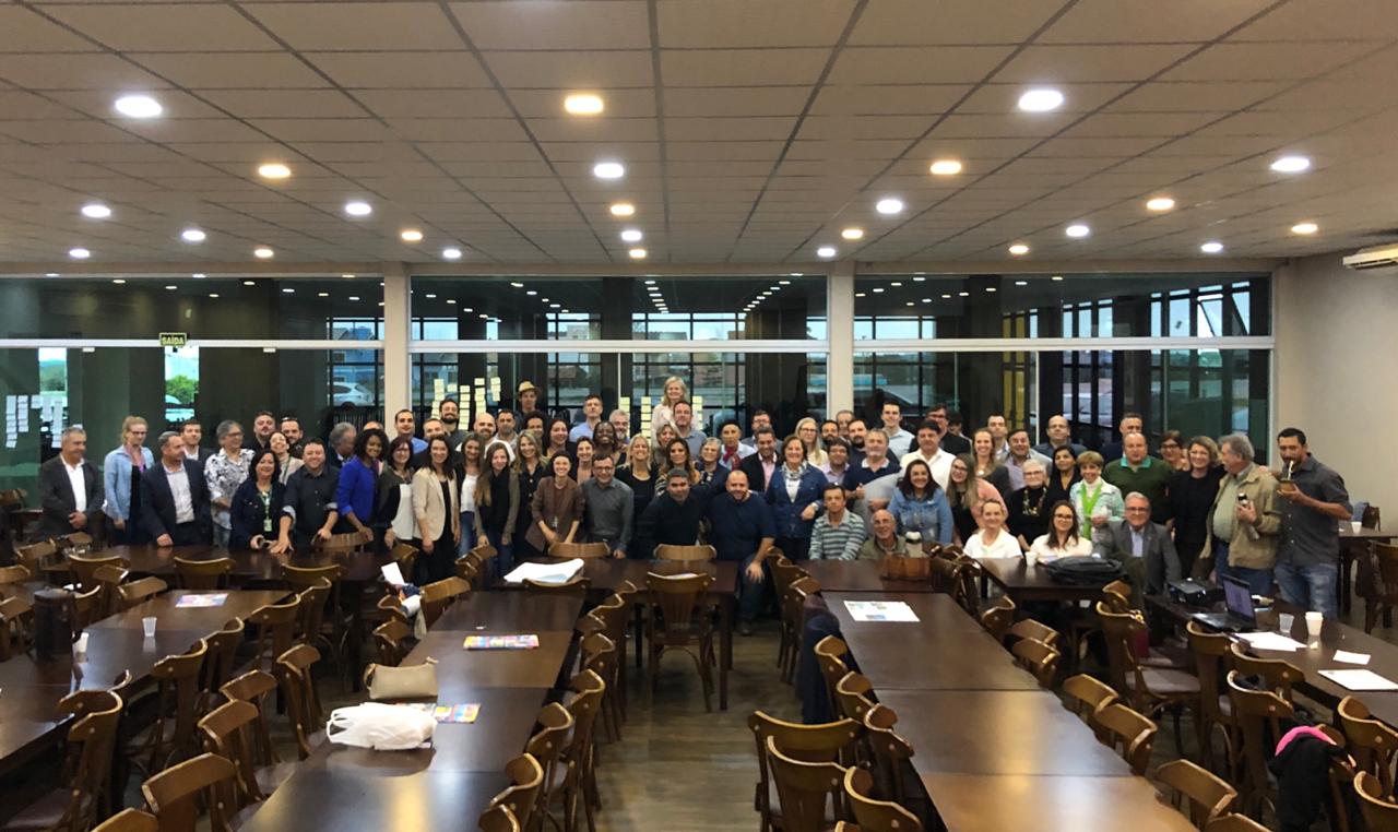 Iniciativa está em andamento desde março, promovendo oficinas e capacitações junto aos 13 municípios participantes