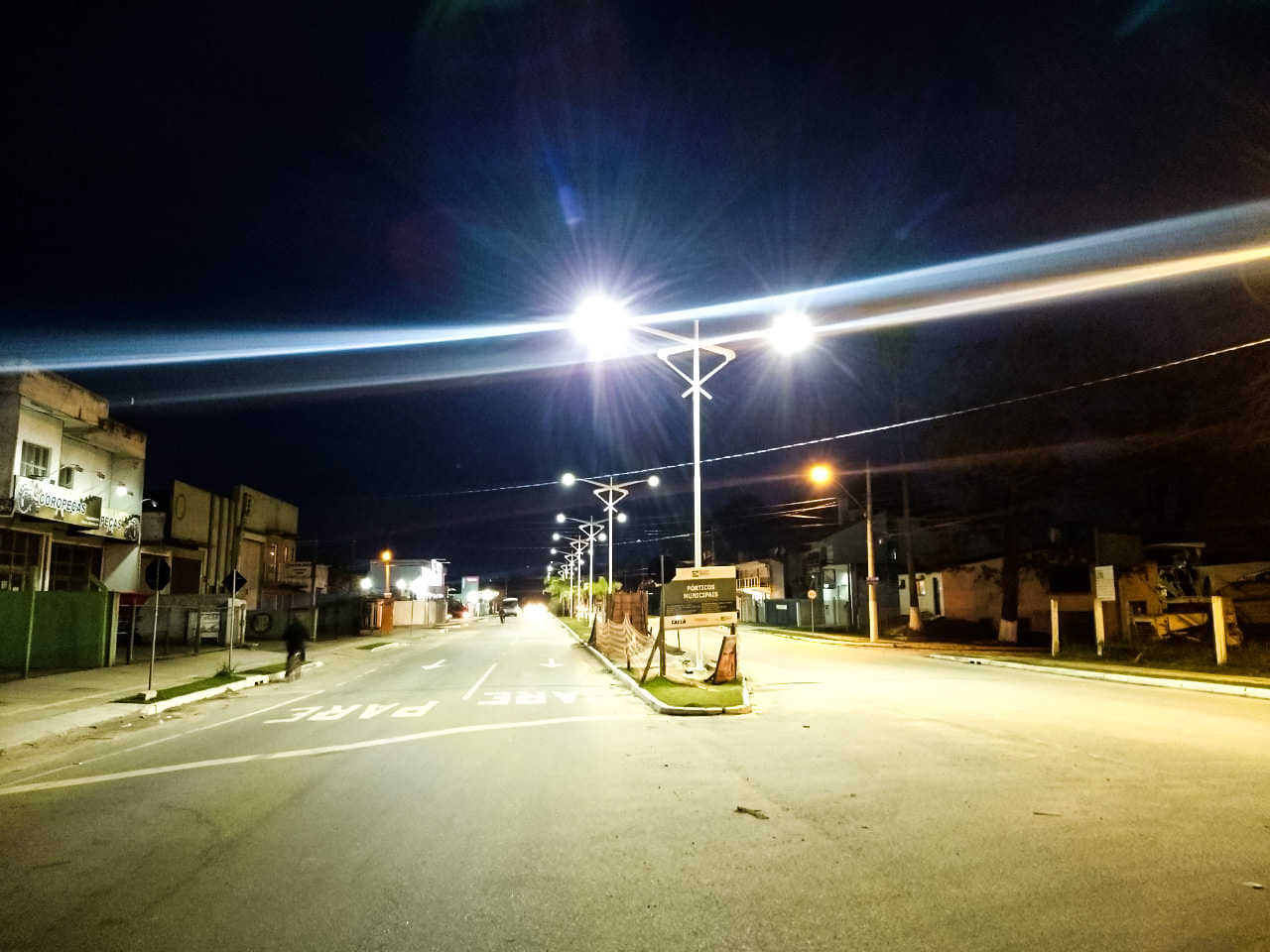 No domingo (6), novas luzes da avenida Saturnino de Brito foram acesas