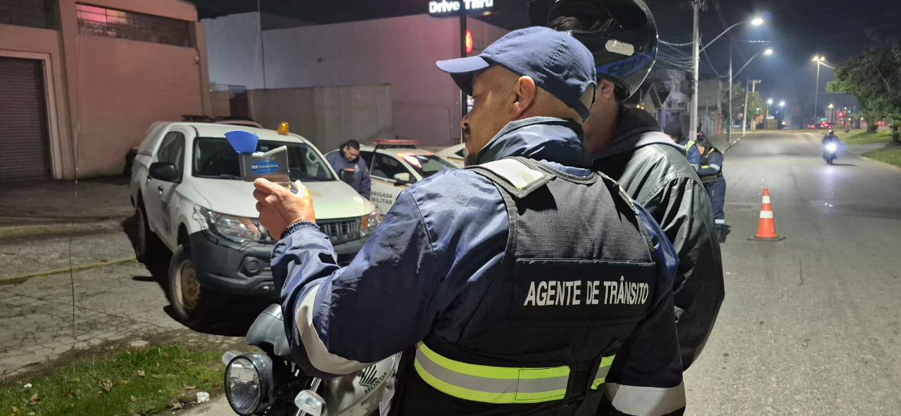 Ações do fim de semana focaram em motocicletas e veículos parados em locais proibidos