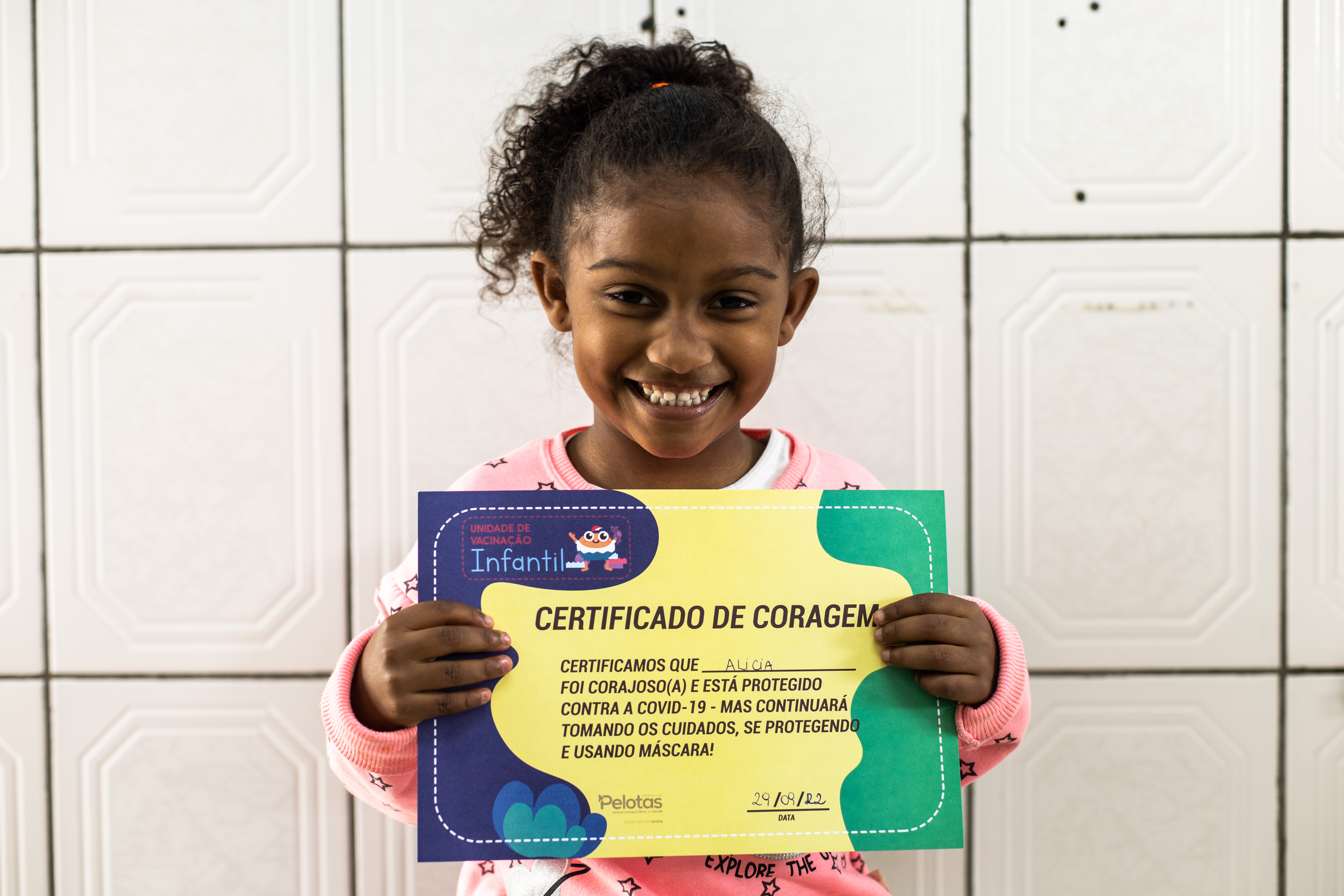 Pais e responsáveis tiveram a oportunidade de levar os pequenos com três anos ou mais para receber doses contra a Covid-19, Influenza e Poliomielite no educandário localizado nas Três Vendas