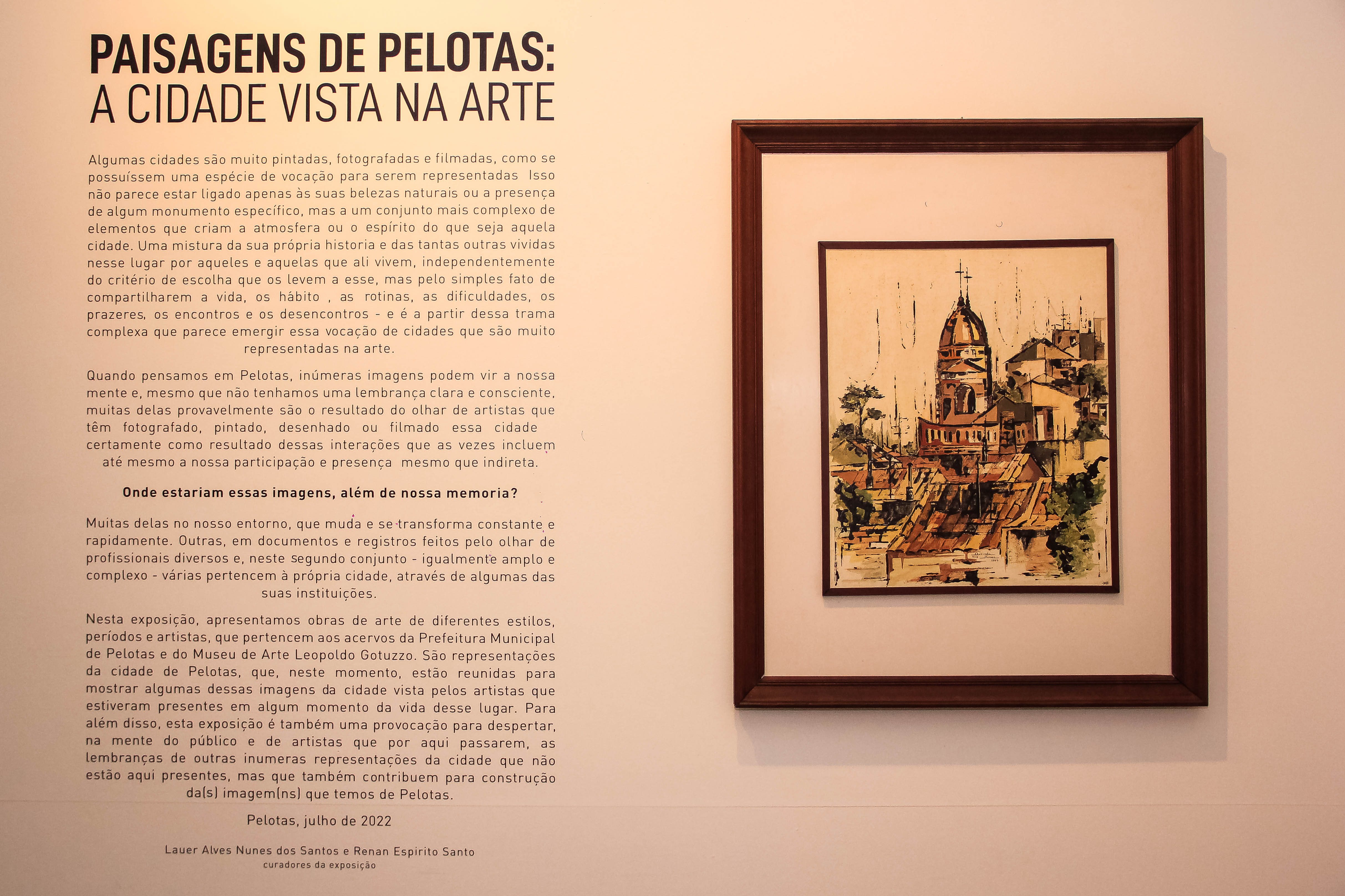 Sala Inah D'Ávila Costa recebe mostra conjunta de acervos da Prefeitura e do Malg, com obras de artistas pelotenses e de fora sobre a cidade