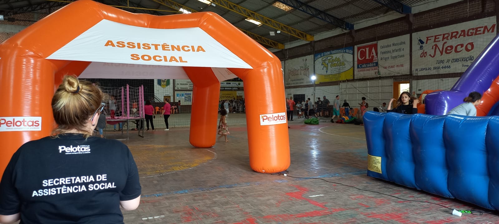 Crianças, adolescentes e adultos tiveram uma tarde de confraternização