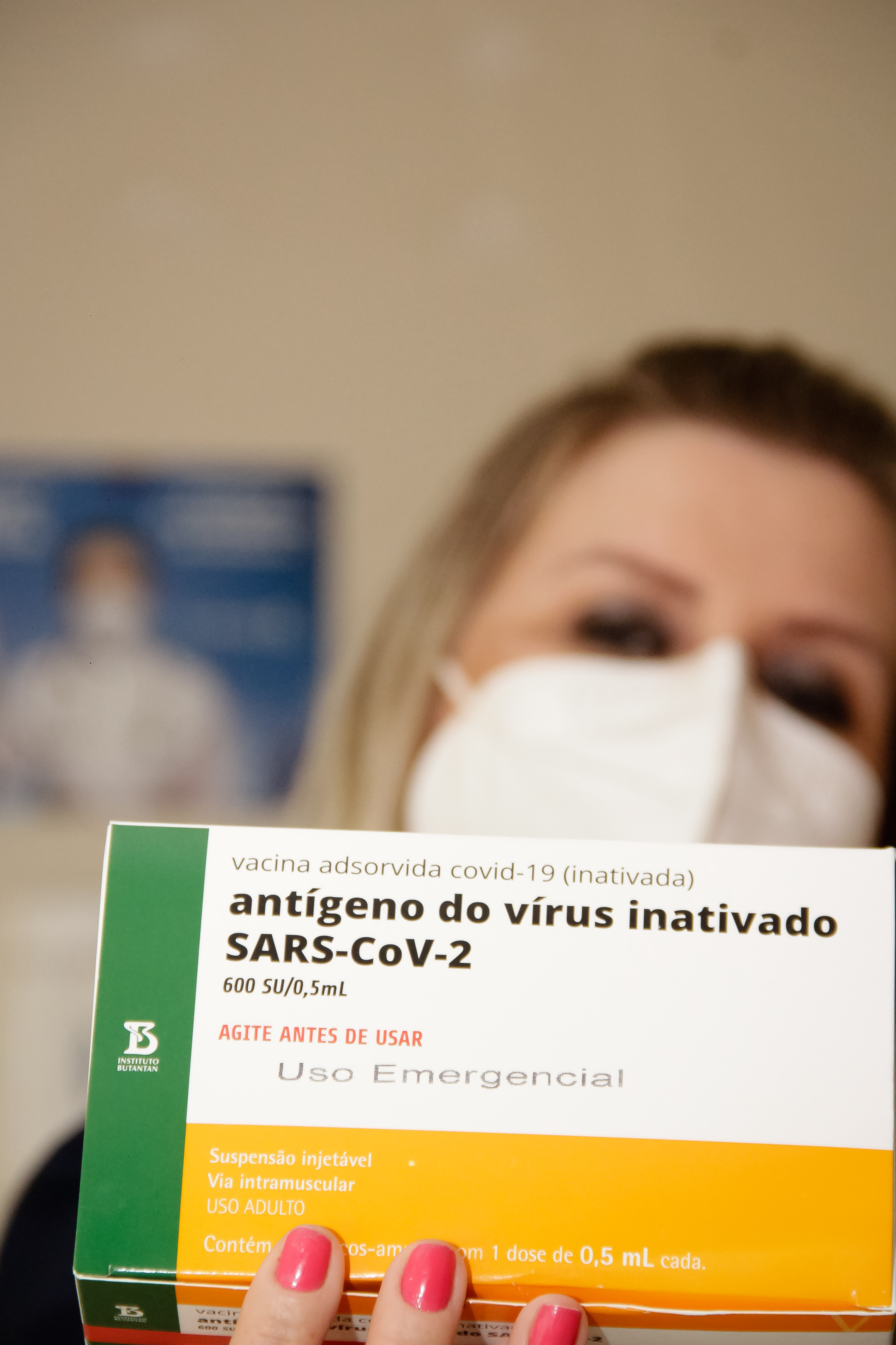 A meta é concluir a imunização da rede SUS e iniciar a vacinação dos dois últimos grupos prioritários compostos por profissionais e trabalhadores da saúde em geral