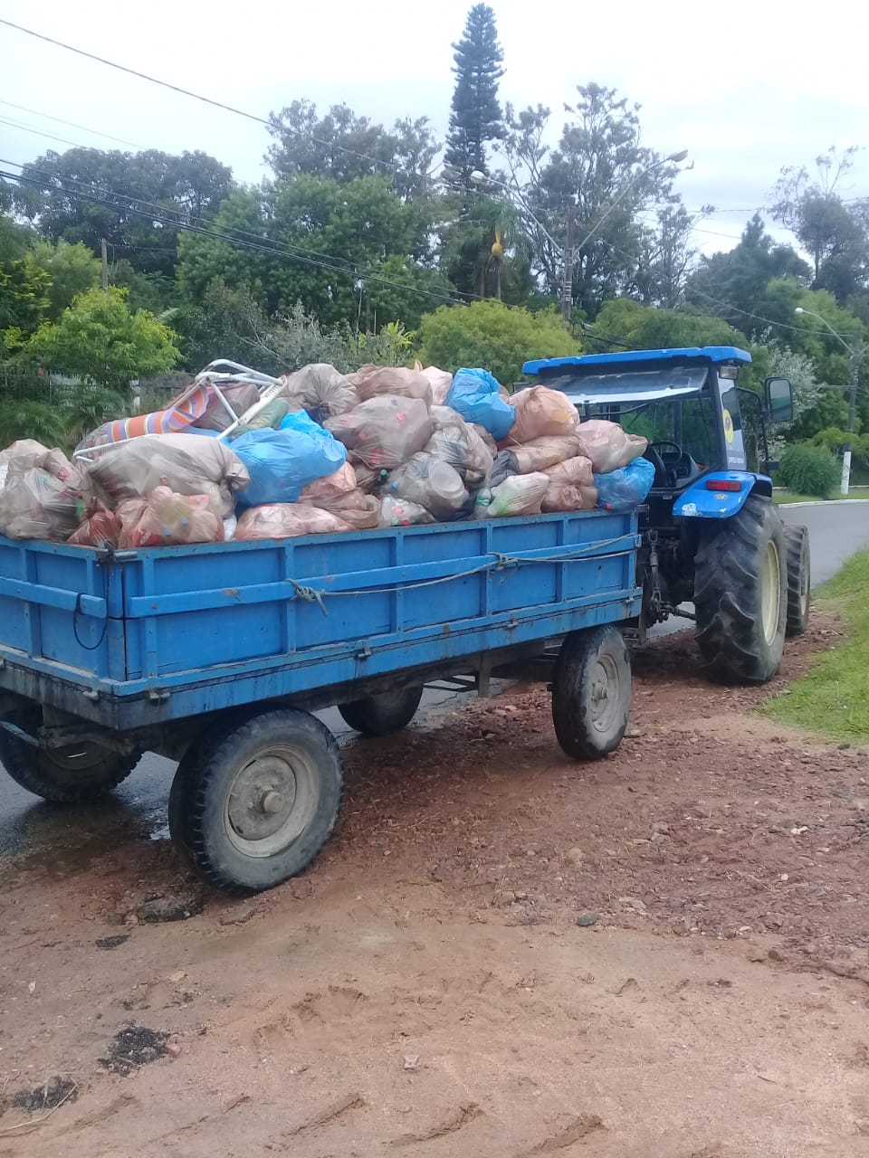 Durante a semana, equipes atuarão também no roçado e na pintura de meios-fios das vias