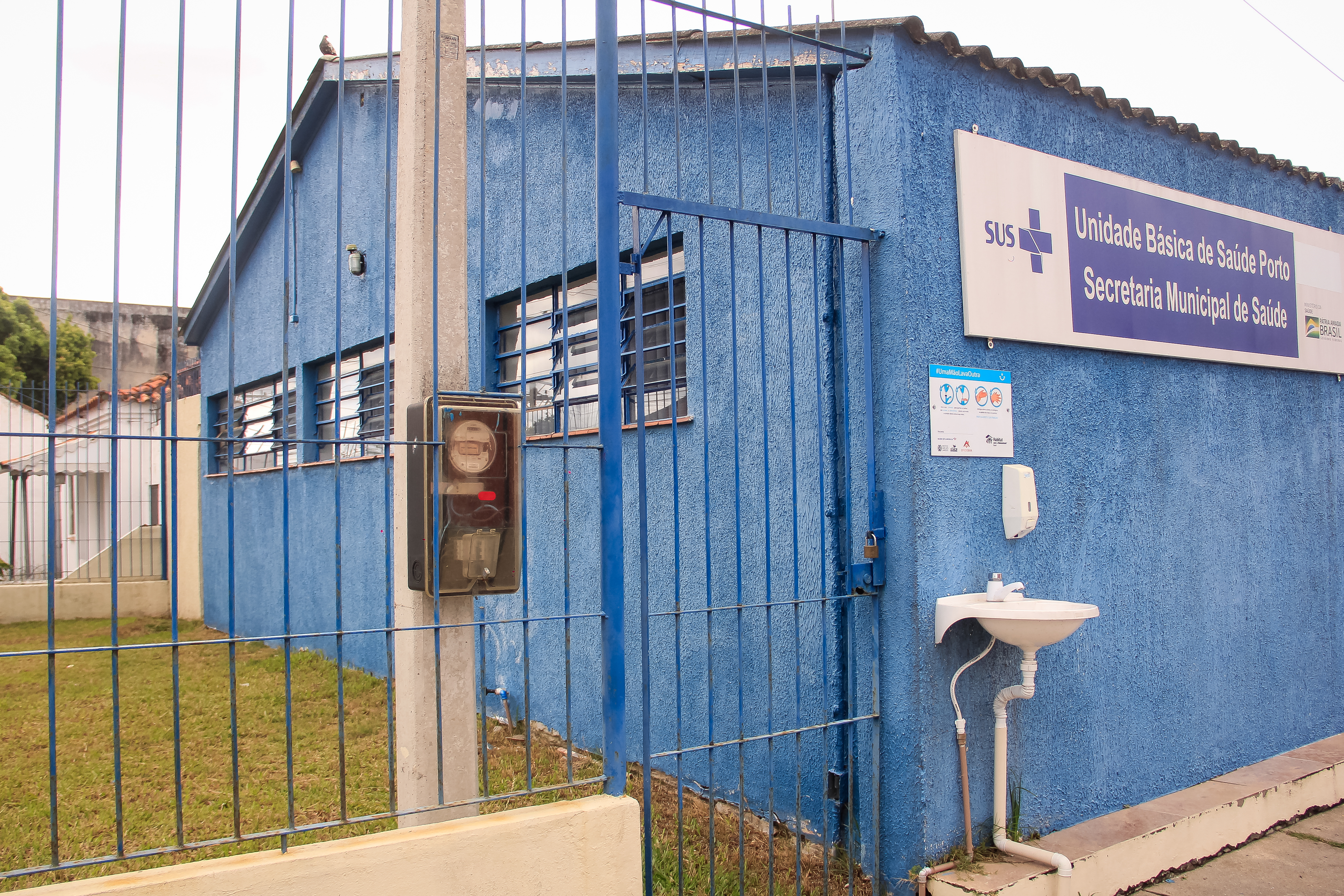 Entre sexta-feira e domingo, infratores levaram fios de cobre e três componentes de ar condicionado