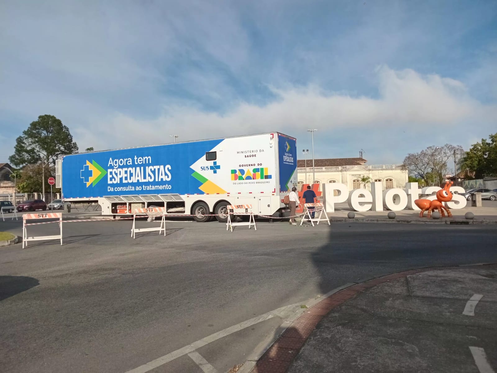 Grande número de pessoas que estão à espera de exames e consultas não atende às chamadas do número (53) 98103.0064