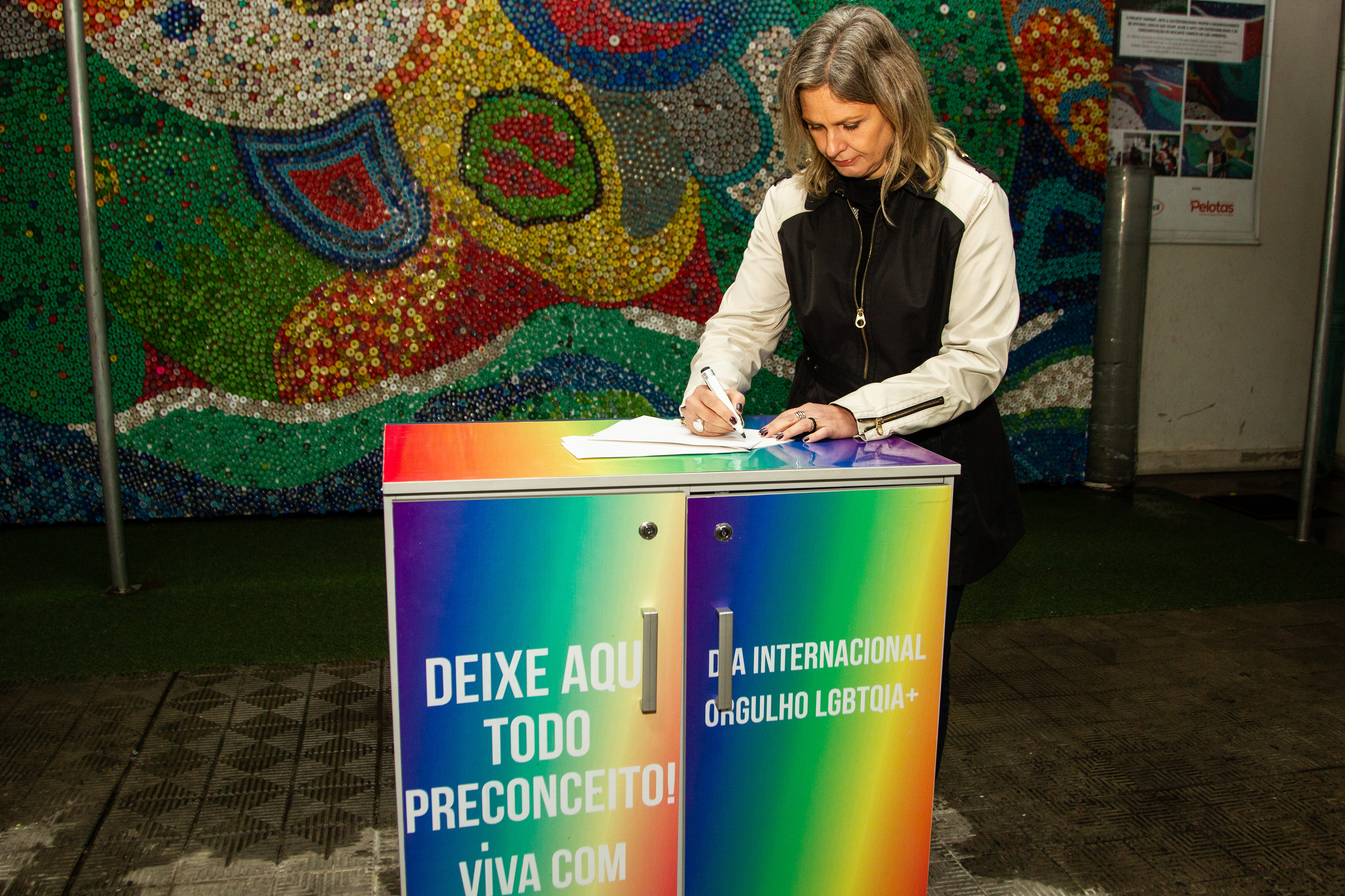 Iniciativa da Prefeitura convida a população a “guardar os preconceitos no armário”