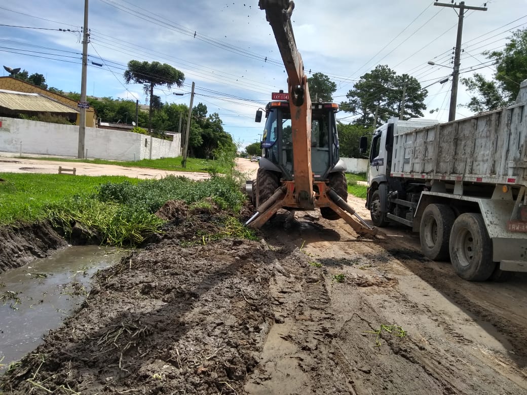 Prefeitura intensificou trabalho de drenagem e limpeza de valetas