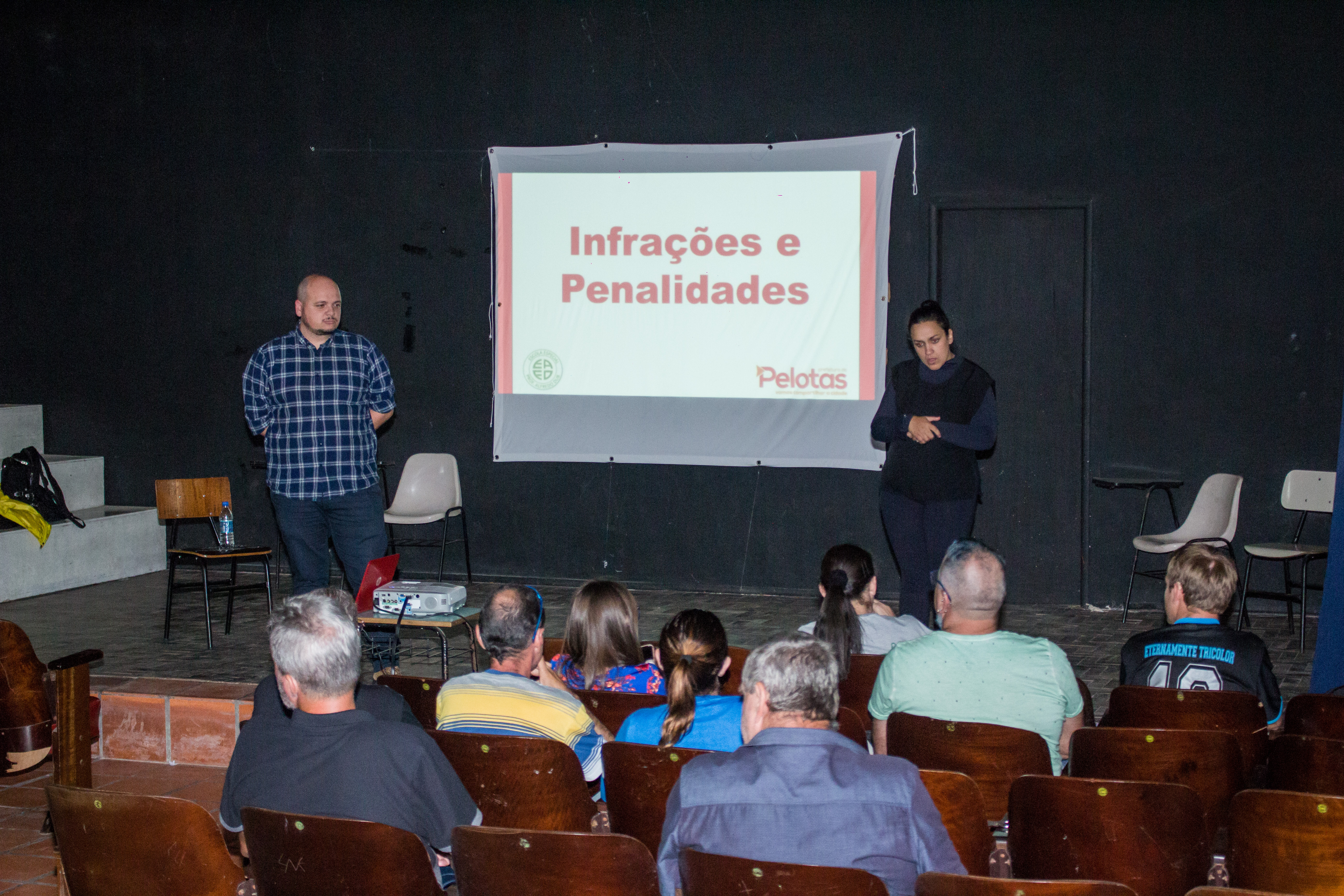 Parceria entre Prefeitura e Escola Alfredo Dub beneficia 25 pessoas em Pelotas