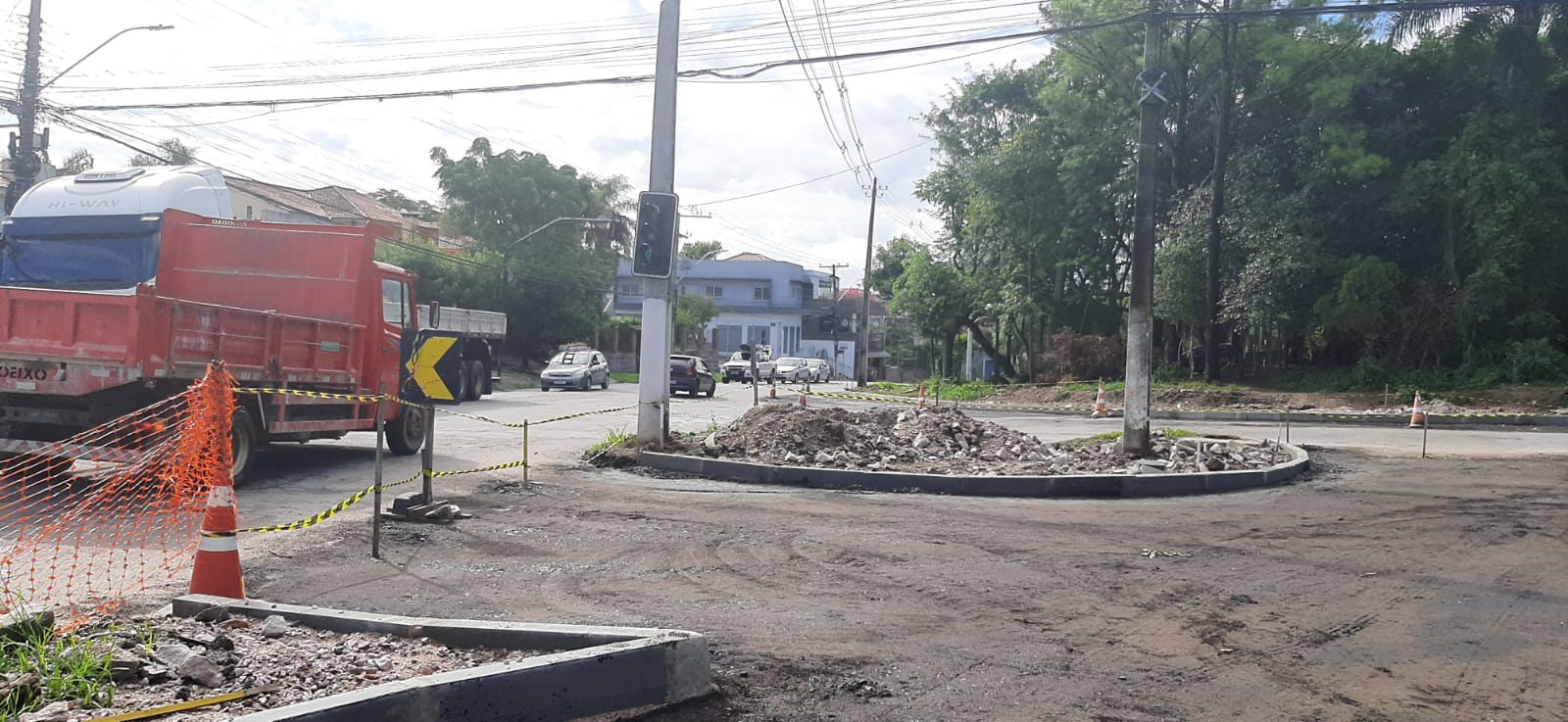 Nova estrutura organizará o fluxo de trânsito no entroncamento com a rua João Jacob Bainy