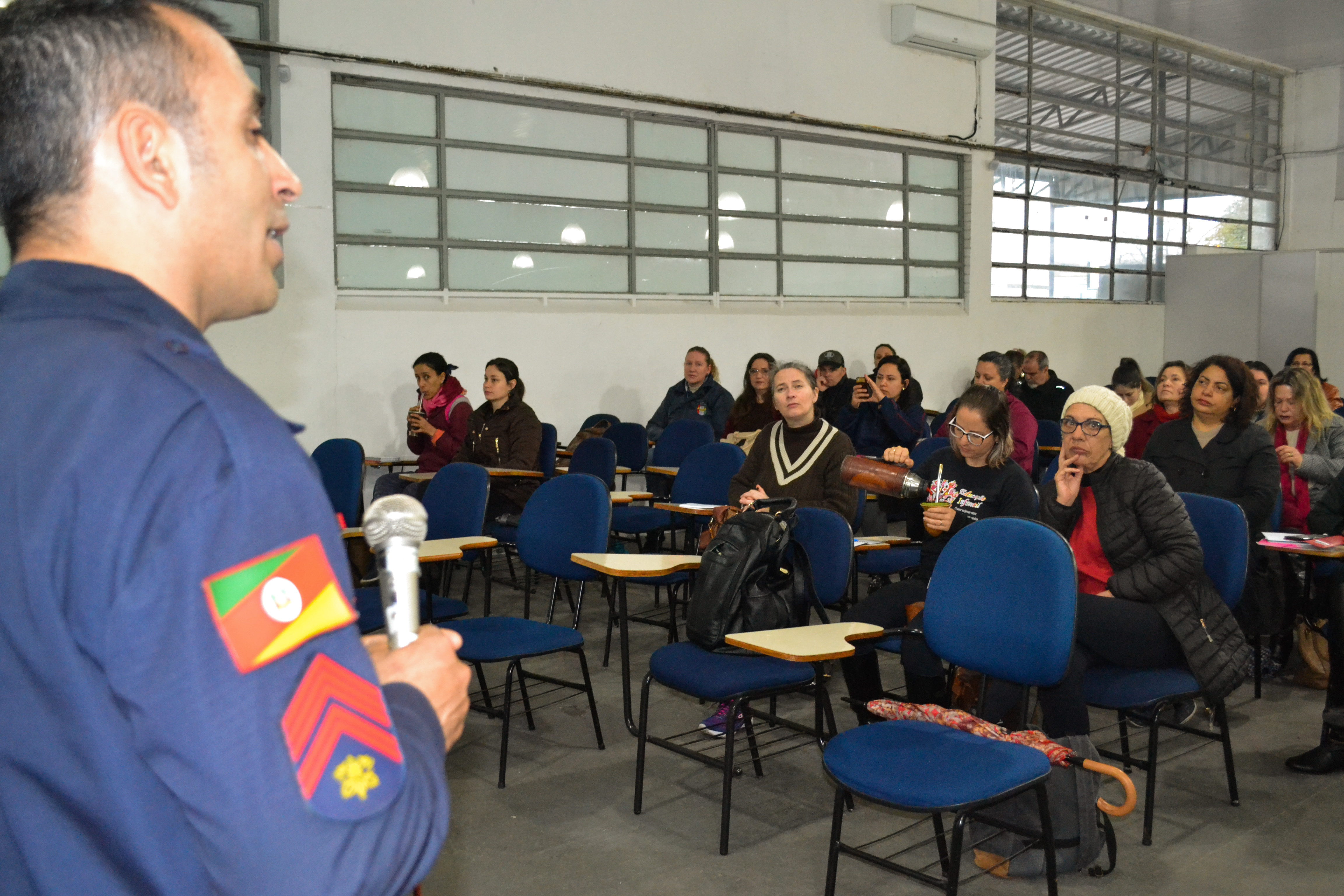 Encontro faz parte do curso  oferecido a coordenadores, professores e auxiliares de Emeis e Emefs