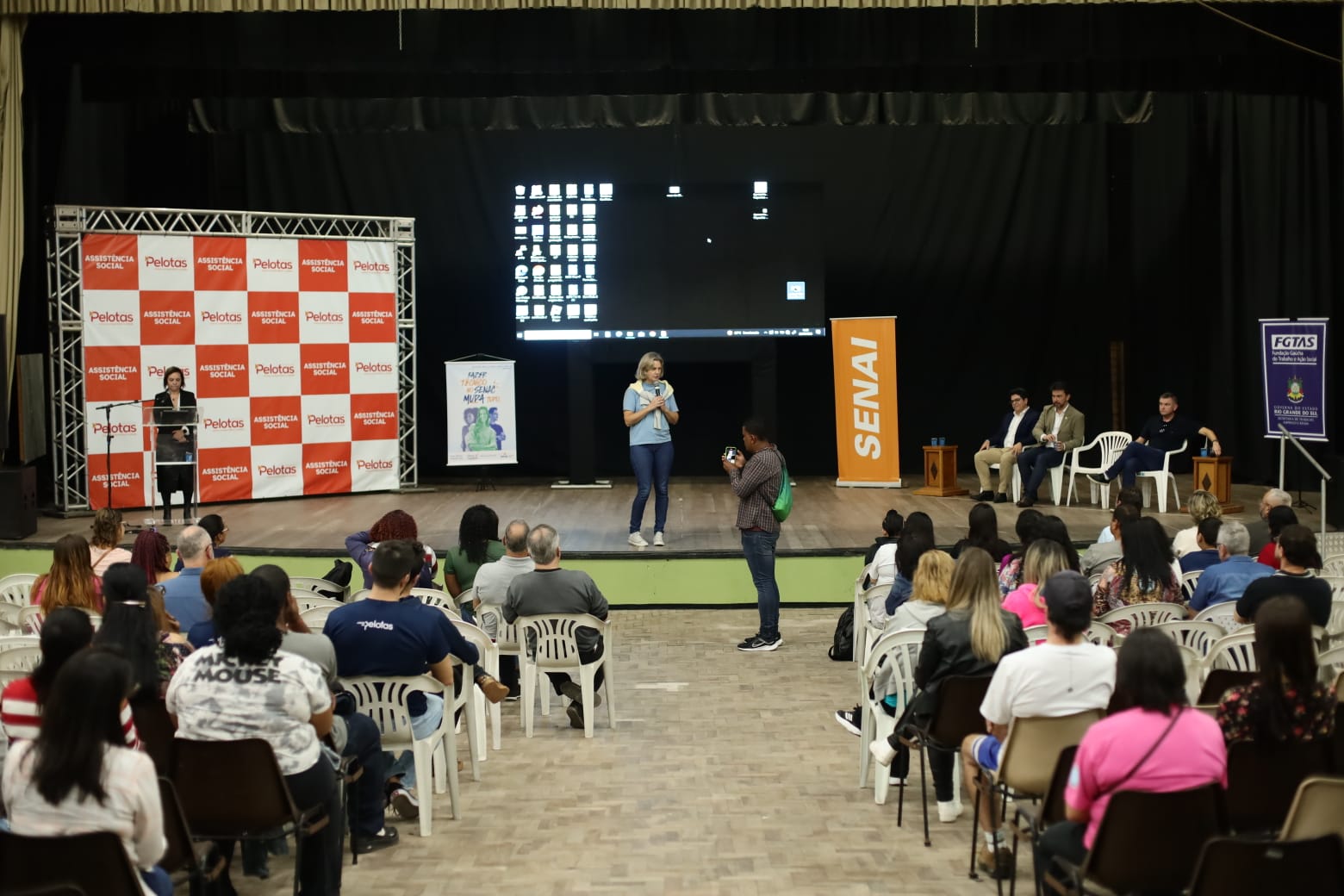 A atividade promoveu a integração entre os estudantes e apresentou os profissionais que conduzirão os cursos