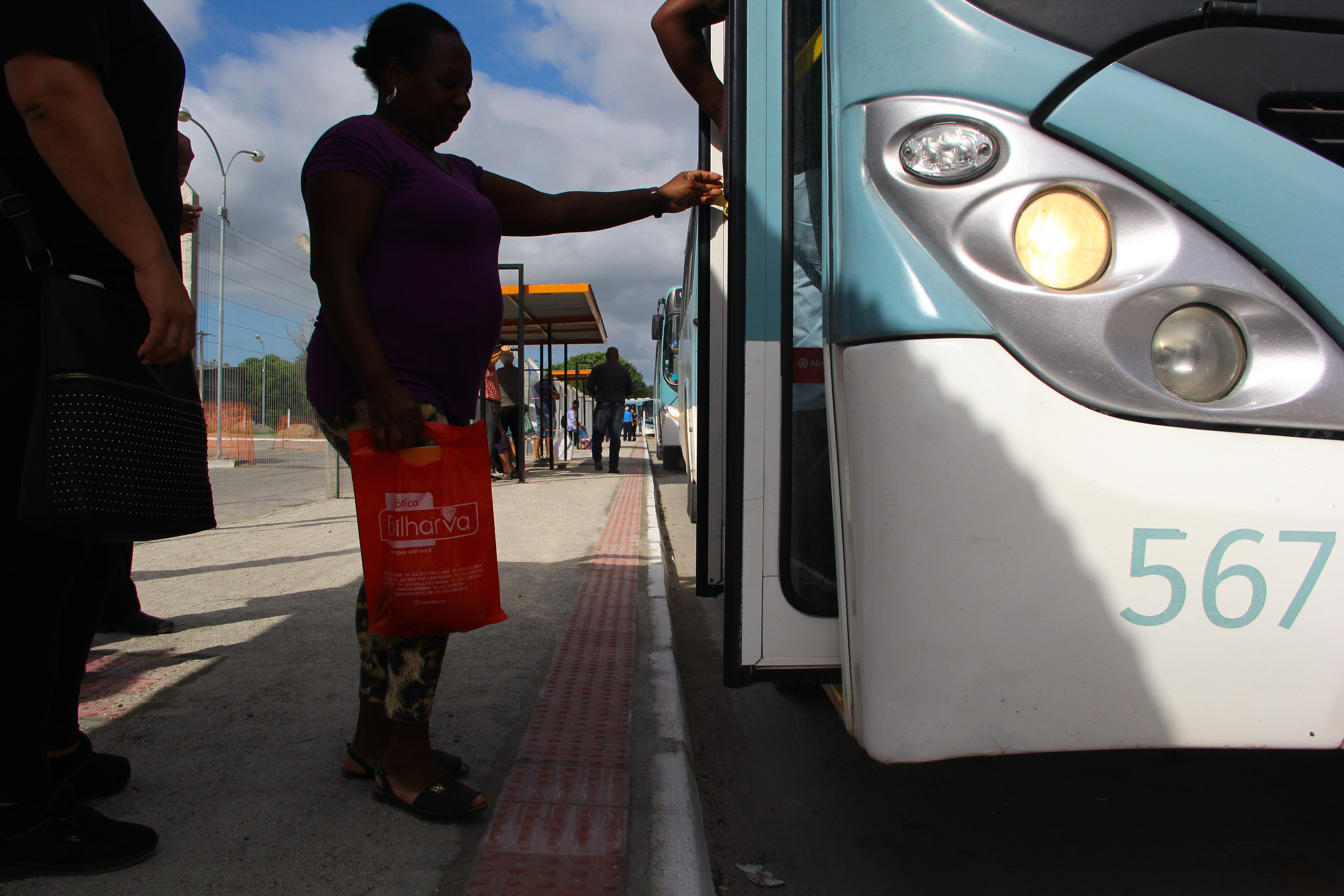 Transporte coletivo volta à normalidade no início da tarde