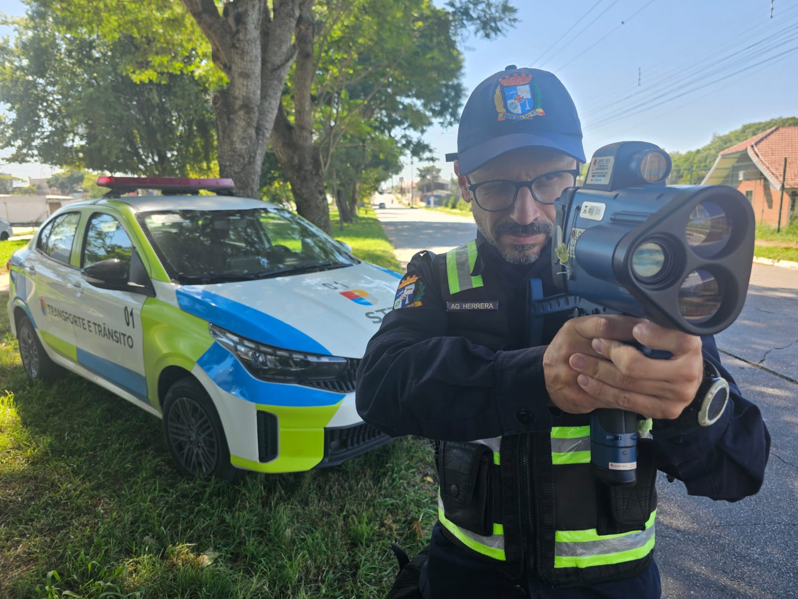 Agentes que ainda não operaram o Radar Portátil receberão treinamento nos próximos 20 dias, enquanto são feitos ajustes na sinalização de vias de maior fluxo de Pelotas