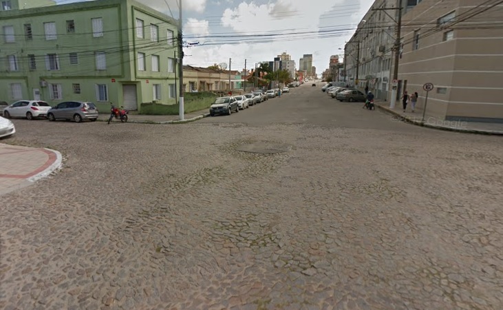 Os veículos não terão acesso à rua Uruguai, já que maquinários irão fazer a abertura da via no trecho próximo da Marechal Deodoro.