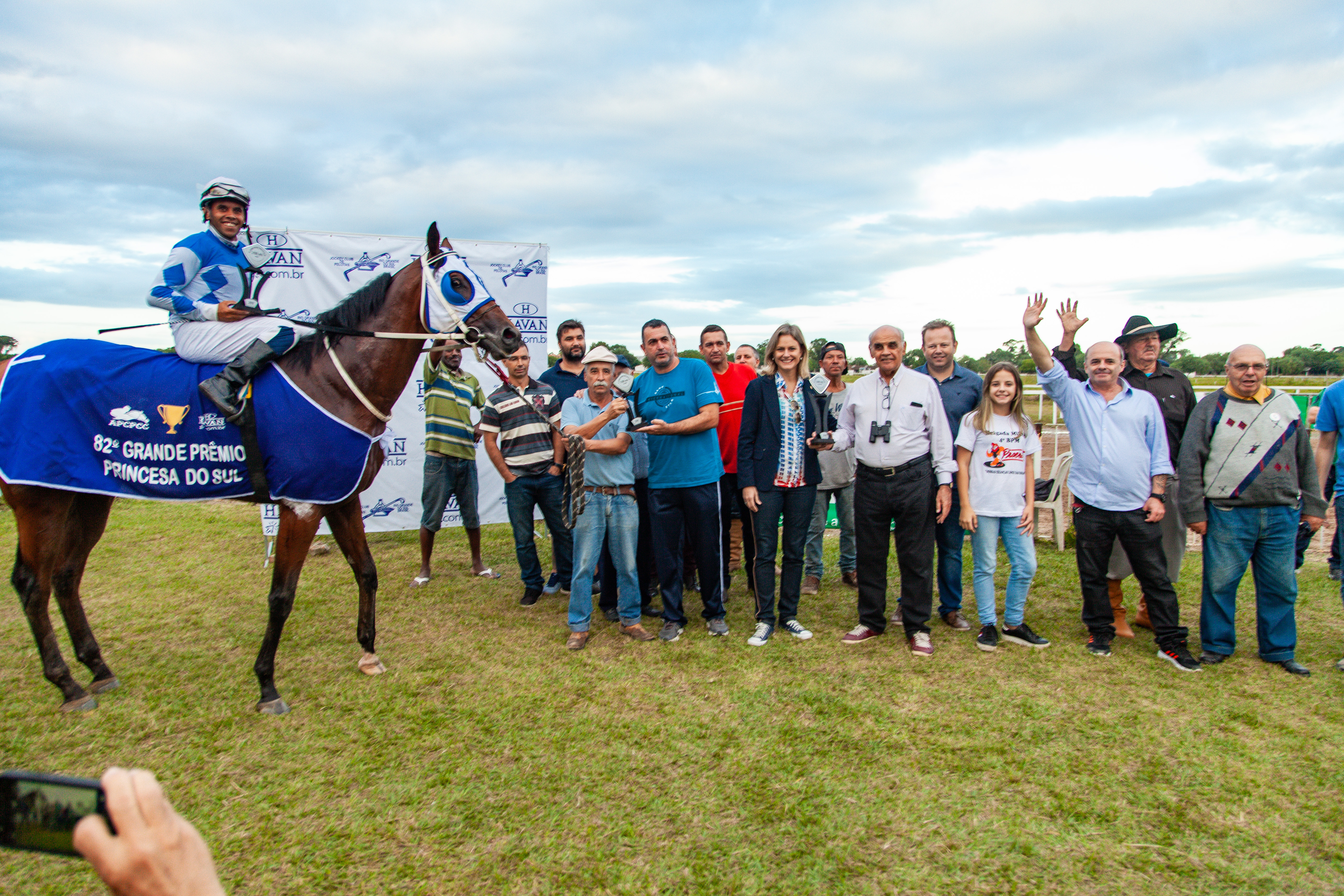 Evento apresenta páreo em homenagem à prefeita Paula Mascarenhas