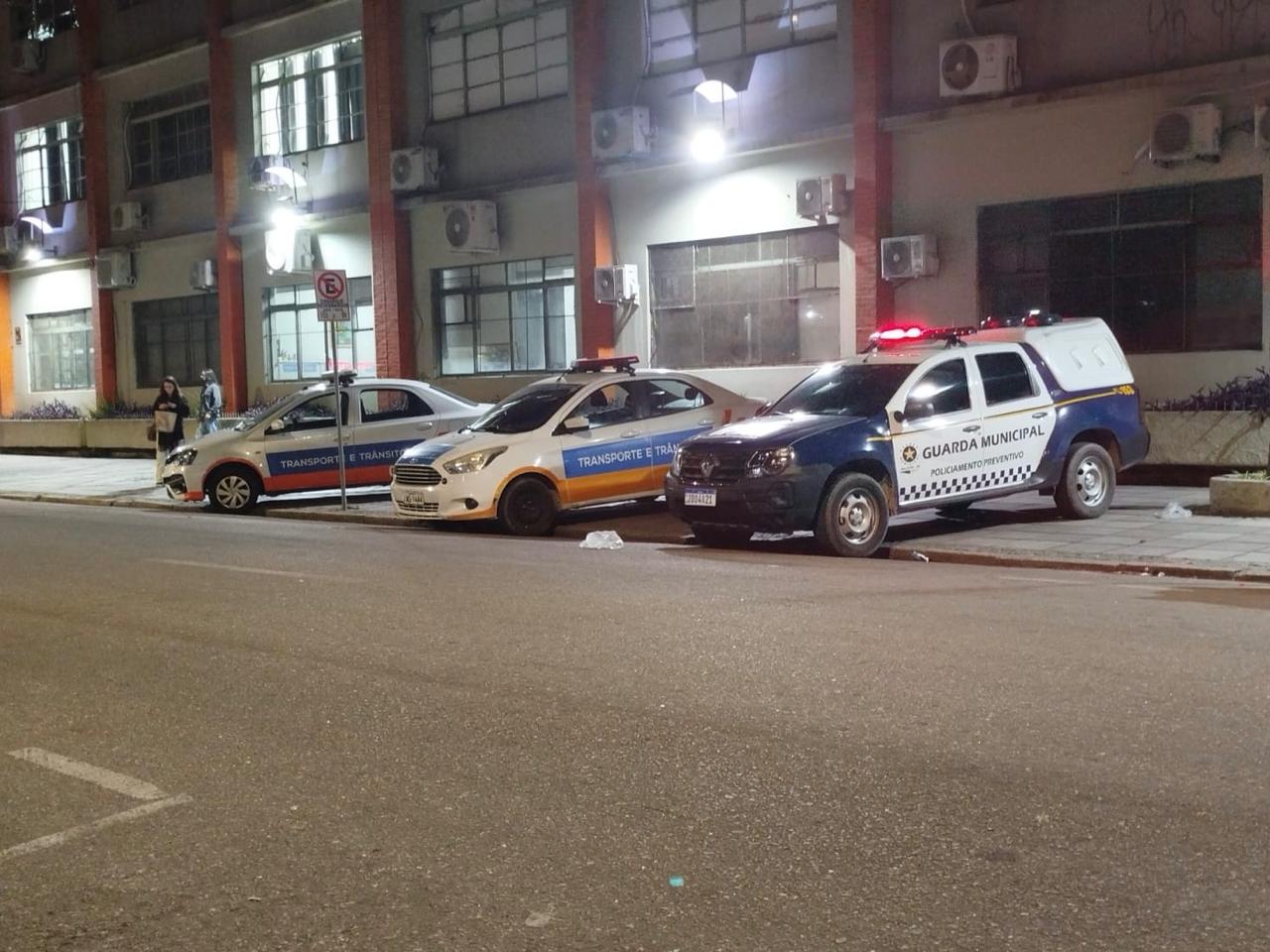 Ação de quarta-feira (10) resultou em 33 autuações e seis veículos recolhidos