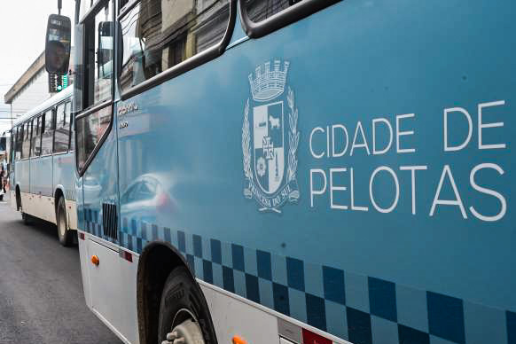 Obras de revitalização da rua Professora Magda Costa provocam a alteração temporária do trajeto do transporte coletivo
