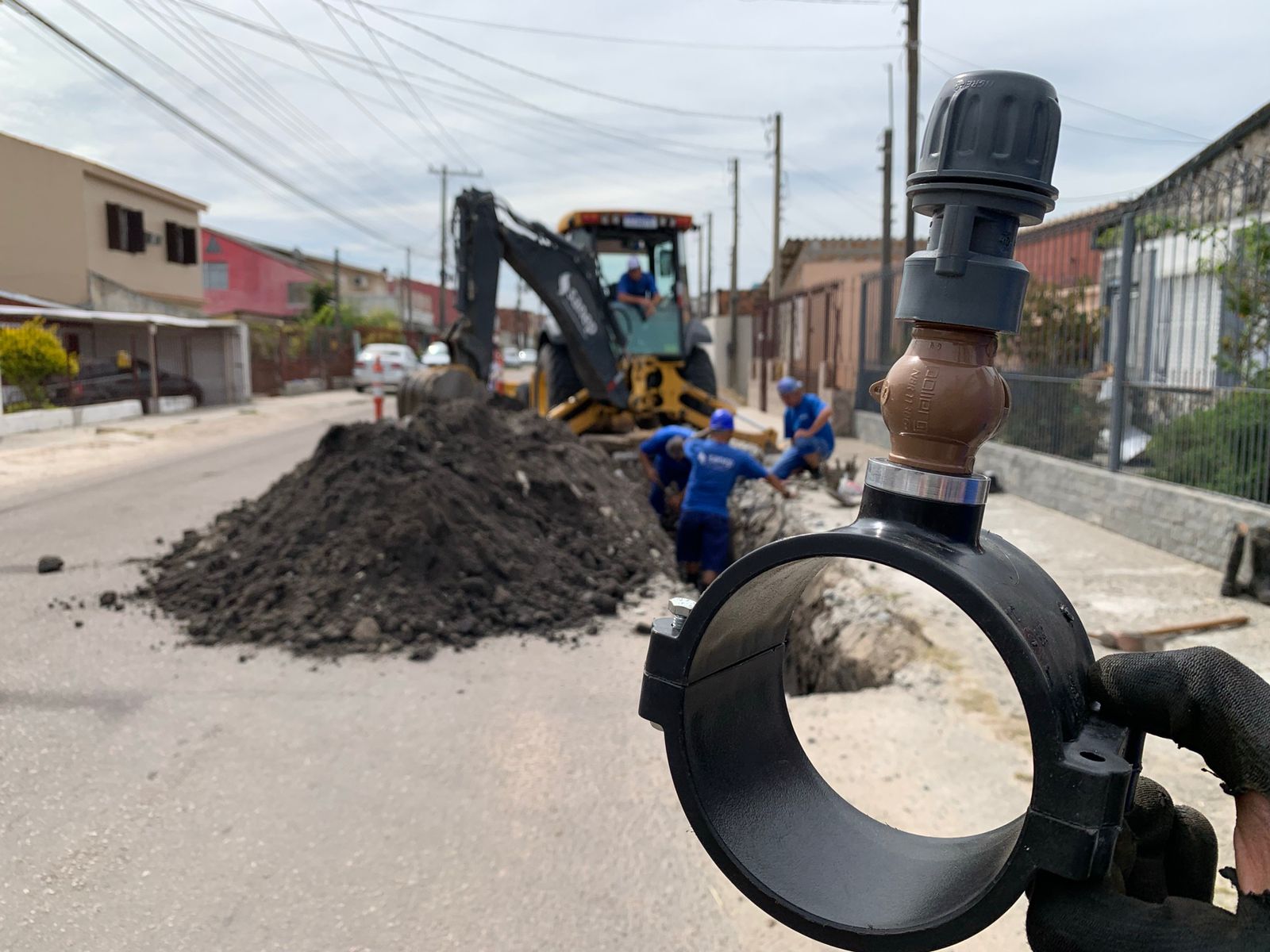 Substituição de conexões de ferro por materiais de PVC qualifica distribuição da água