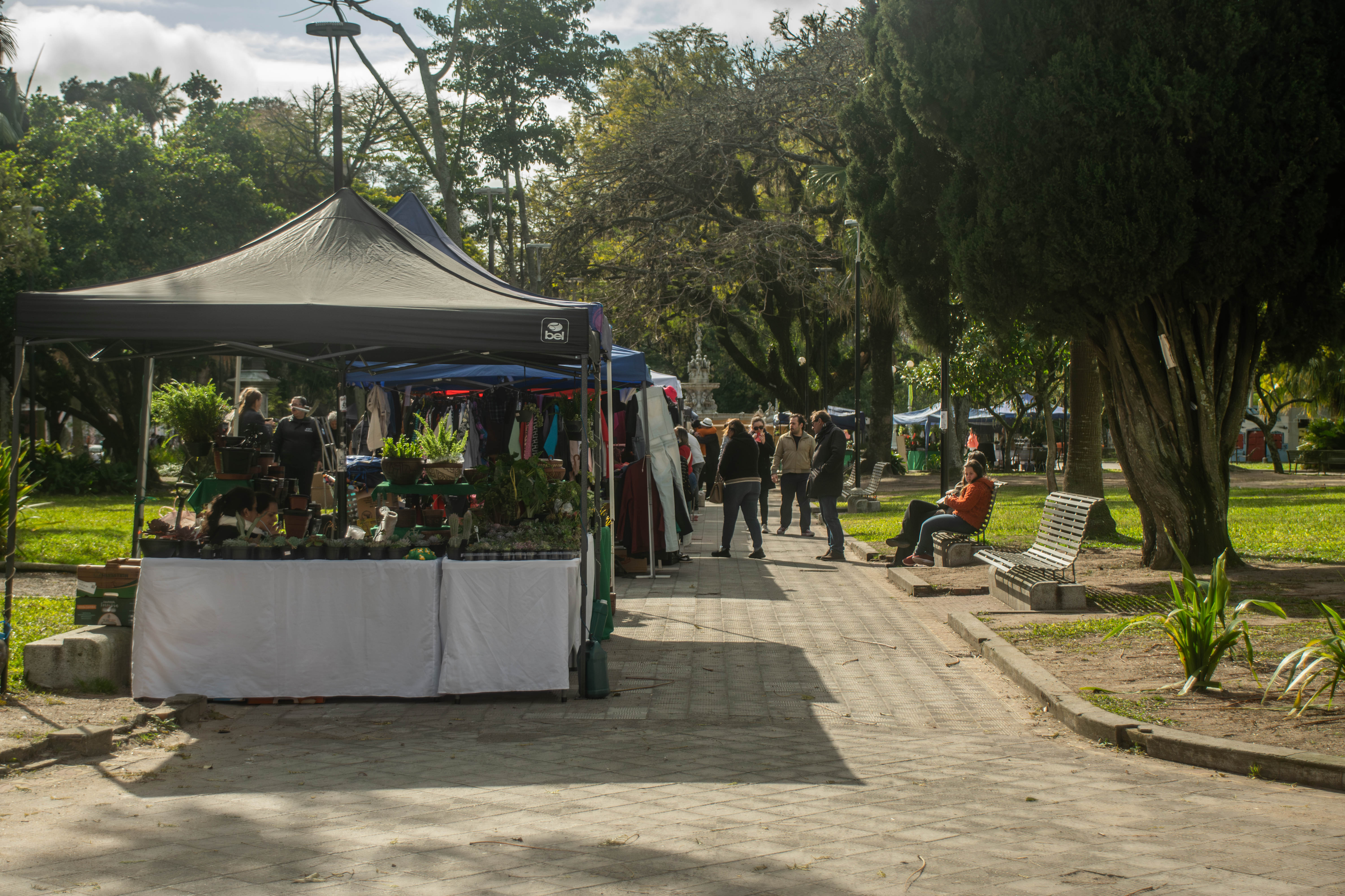 Exposição Pincelando Emoções, Feira Doce Garimpo e Mercado das Pulgas fazem parte das ações da agenda
