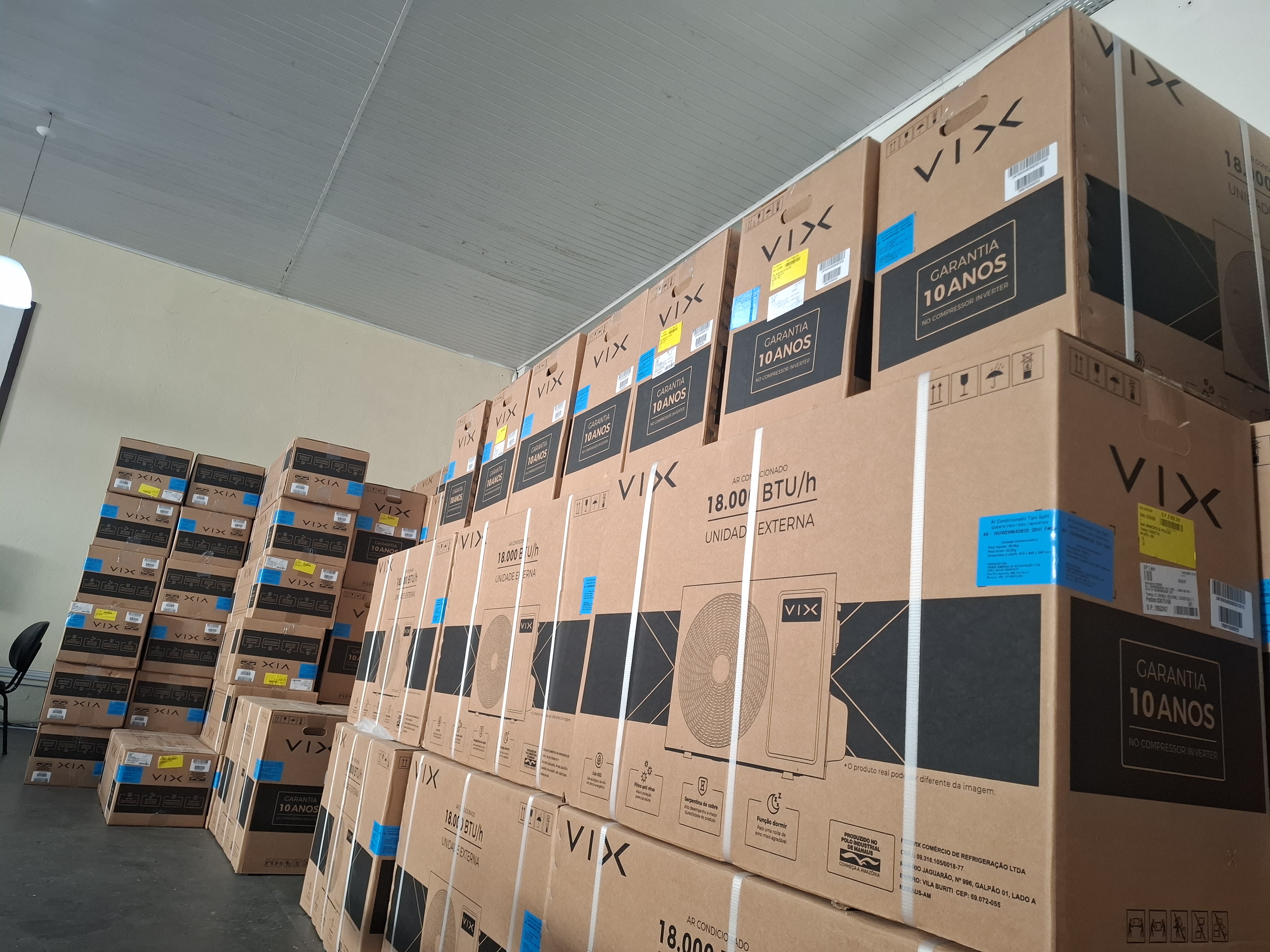 Os 650 aparelhos somam um investimento de R$1,9 milhão para a rede municipal de ensino