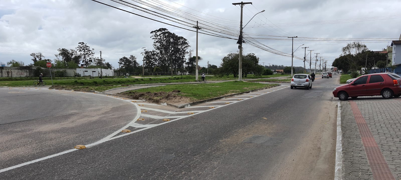 Iluminação em LED também foi concluída nos dois trechos de ciclofaixa da via