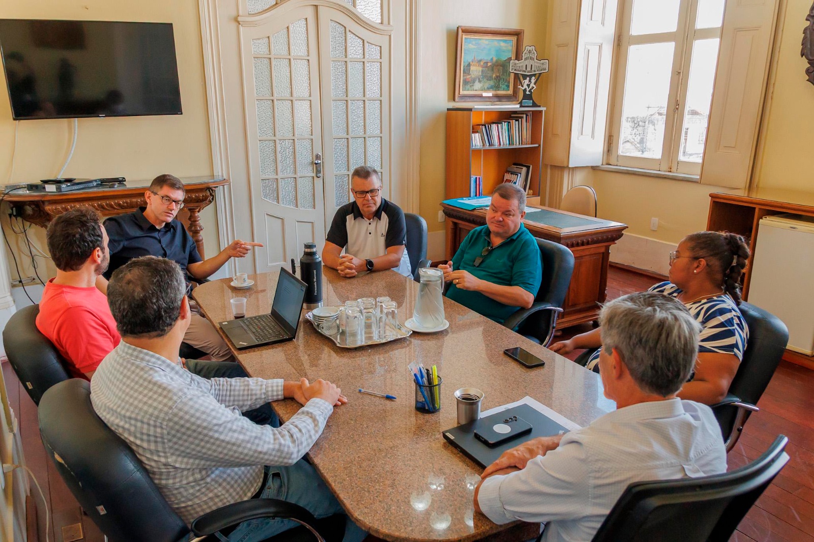 Reunião nesta manhã no gabinete do prefeito Fernando Marroni alinhou estratégias com empresários do setor para conter alta abusiva no preço do diesel