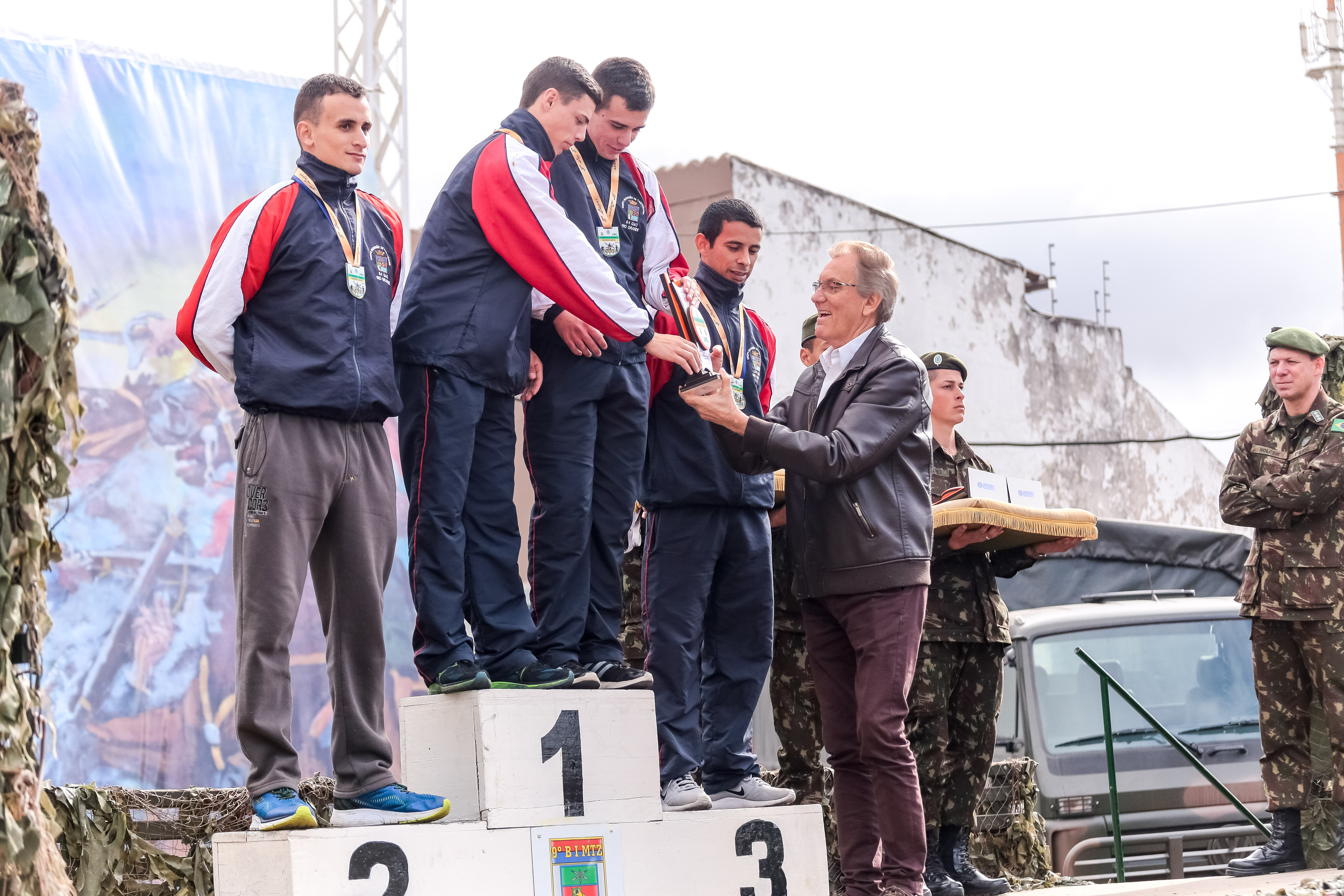 Vice-prefeito Idemar Barz prestigia entrega de medalhas e troféus aos vencedores