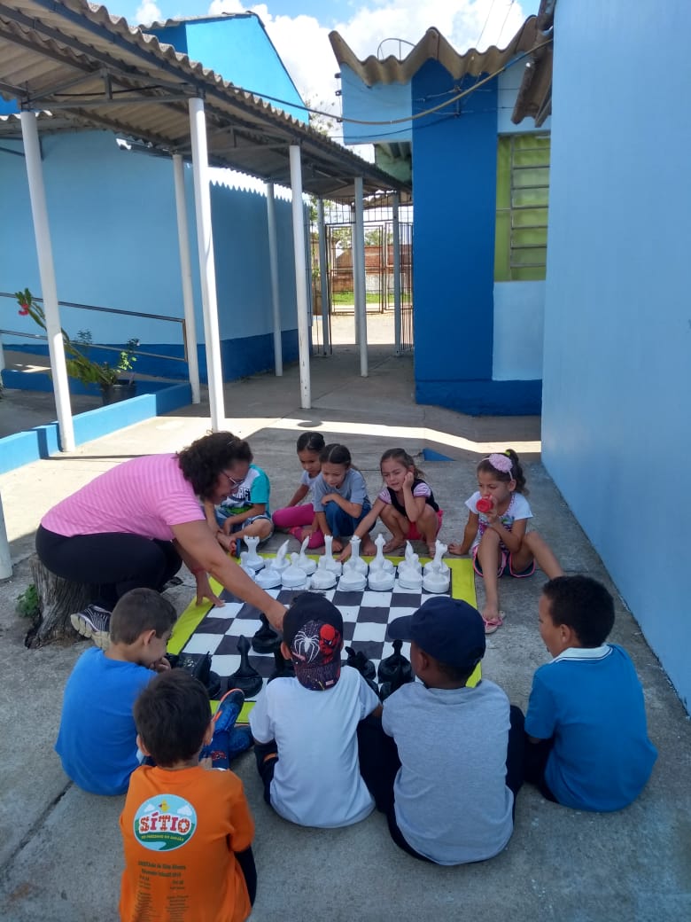 Projeto Xadrez Escolar envolve 25 alunos da EMEF João da Silva Silveira, no Monte Bonito