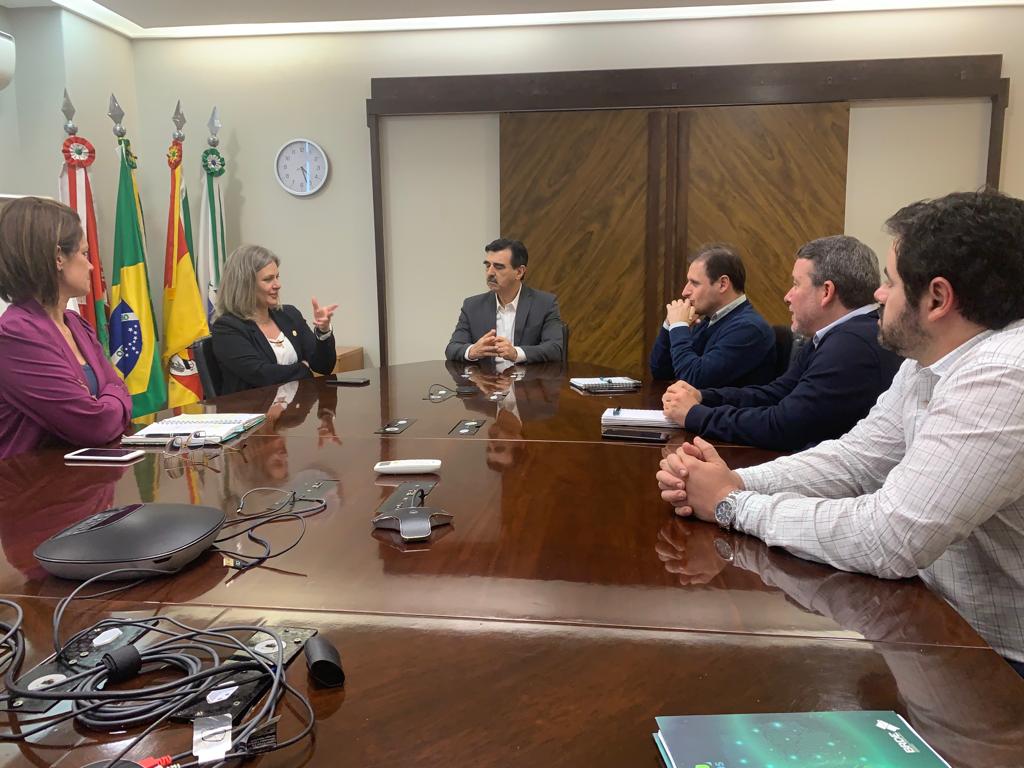 Nova operação de crédito, aprovada pelo Legislativo, permitirá investimentos em pavimentação, iluminação pública, sinalização viária e outros benefícios