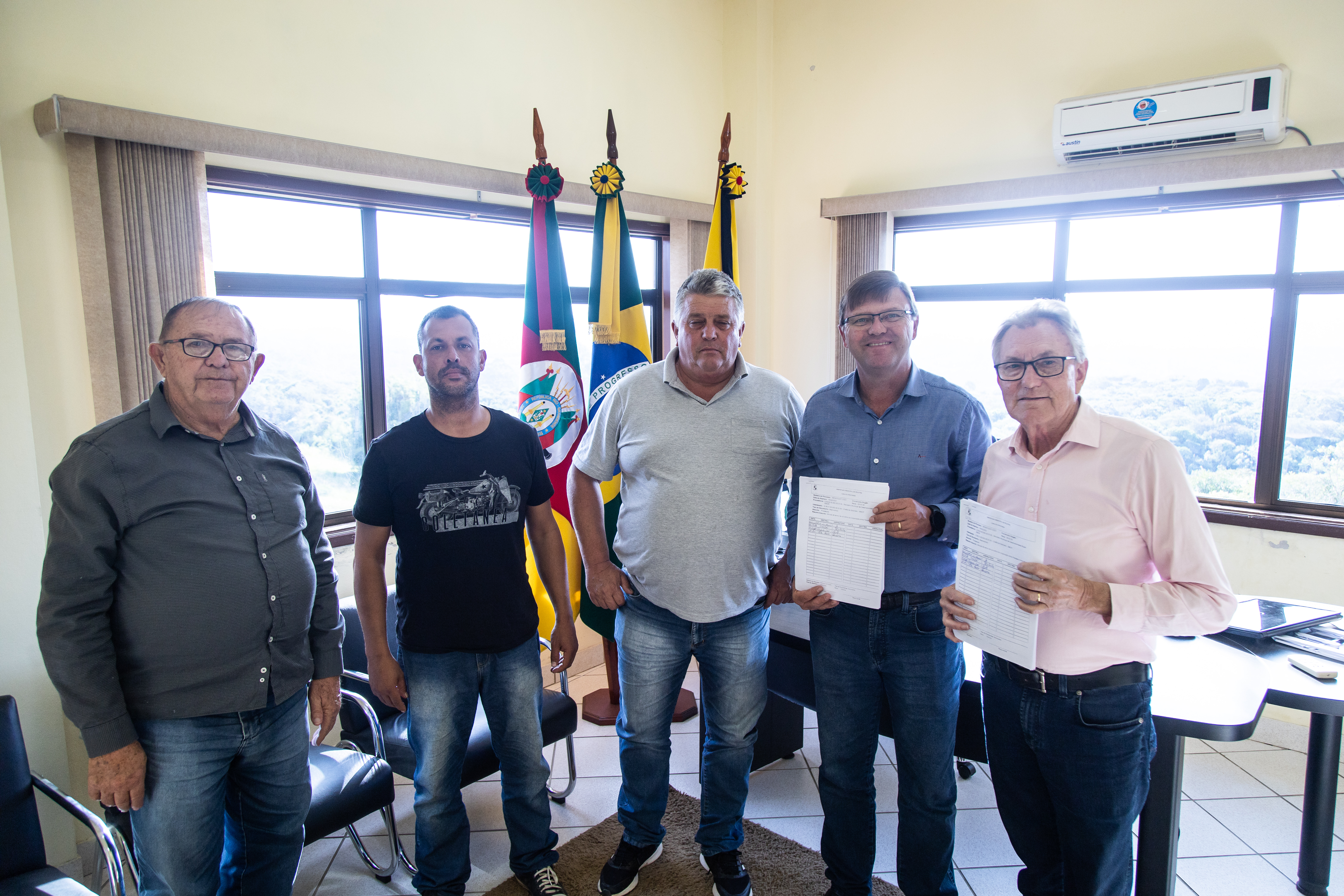 Documento, previamente assinado pela prefeita Paula Mascarenhas, foi levado ao município vizinho pelo prefeito em exercício Idemar Barz