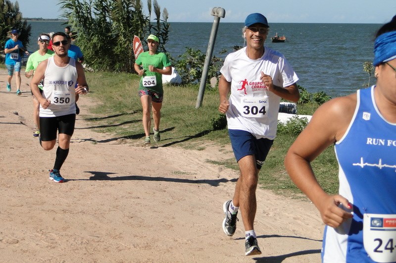 Atletas precisaram vencer diversos obstáculos naturais ao longo do percurso