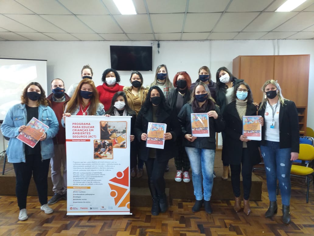 Doze servidores integraram a primeira turma capacitada pelos profissionais da prefeitura de Pelotas que já atuam no programa
