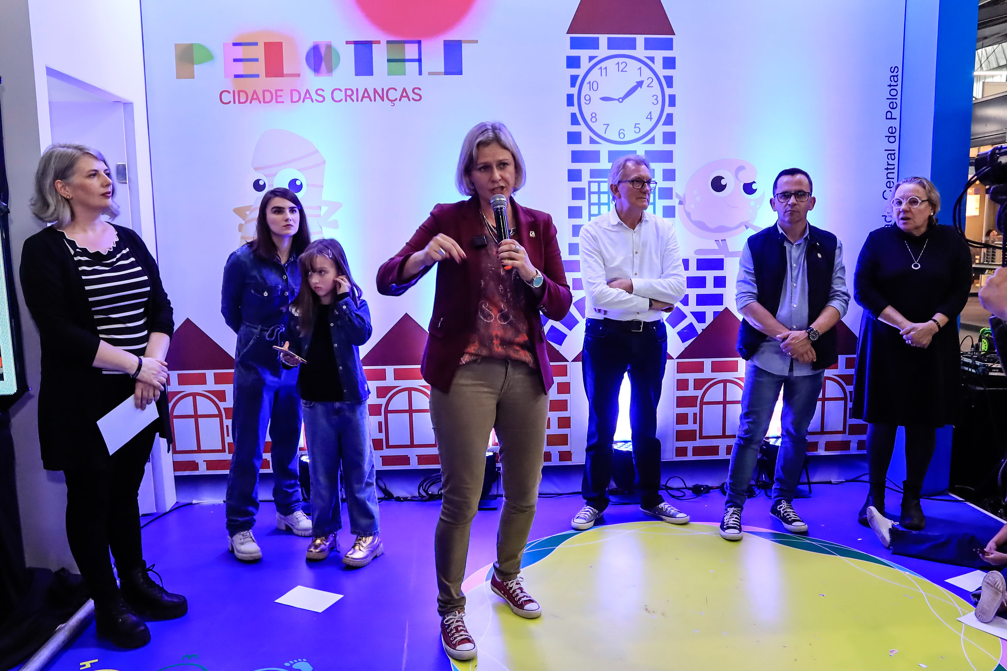 Prefeita Paula apresentou a iniciativa municipal que envolve todas as secretarias com objetivo de investir em ações e políticas voltadas à primeira infância
