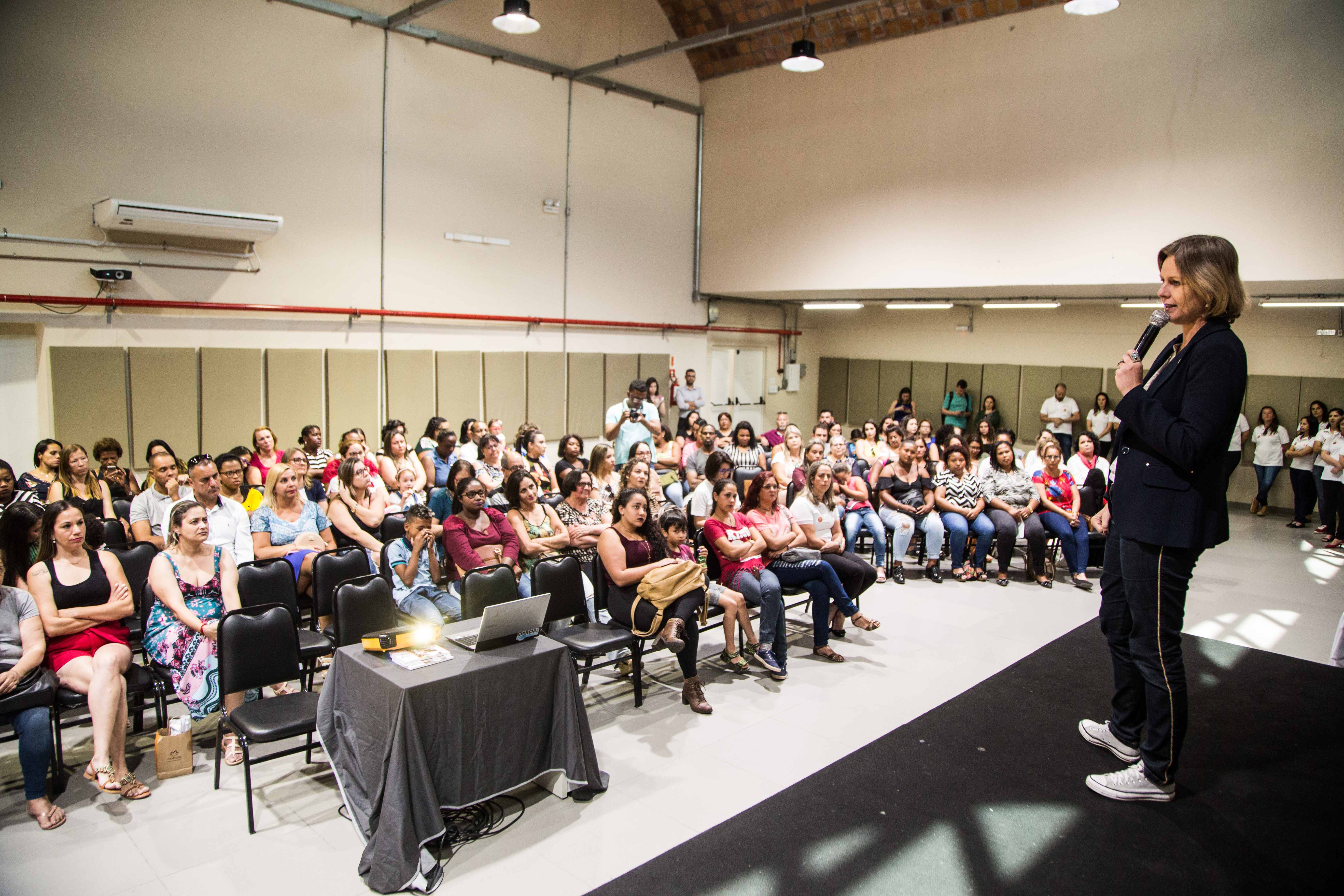 Programa ACT, que alcançou lares de diferentes bairros como Navegantes, Simões Lopes, Colônia Z-3, Dunas, Guabiroba e Balneário dos Prazeres, busca fortalecer os vínculos afetivos para impactar na redução da criminalidade do município