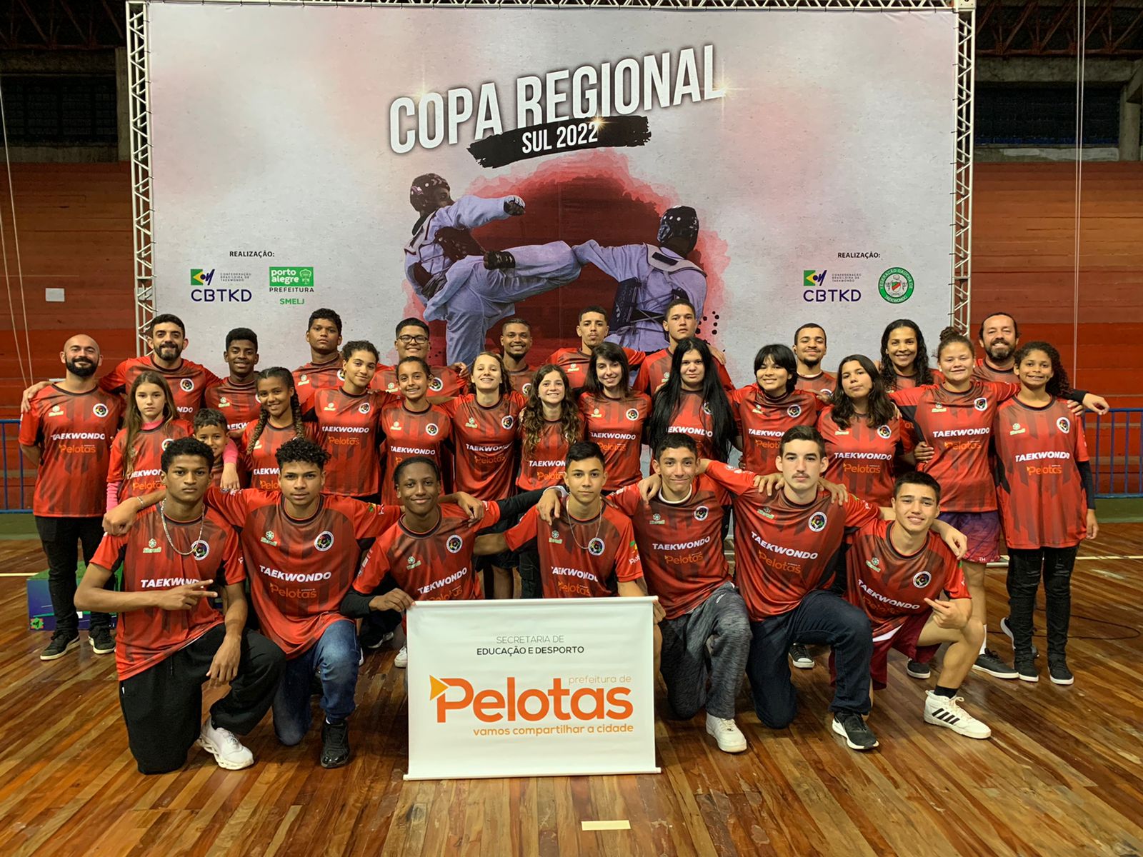 Equipe do projeto Quem Luta Não Briga alcançou o maior número de medalhistas do campeonato