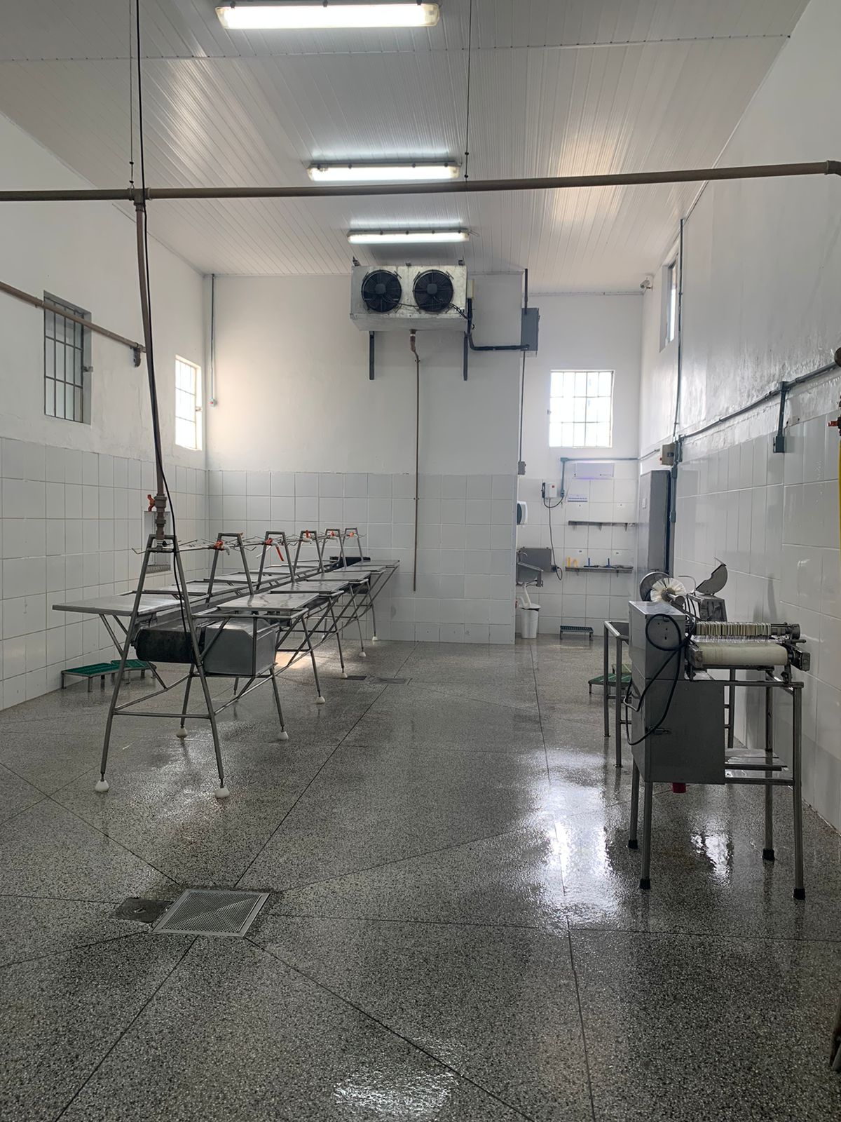 Inspeção e fiscalização sanitária e industrial são específicas para abatedouros e agroindústrias de produtos de origem animal