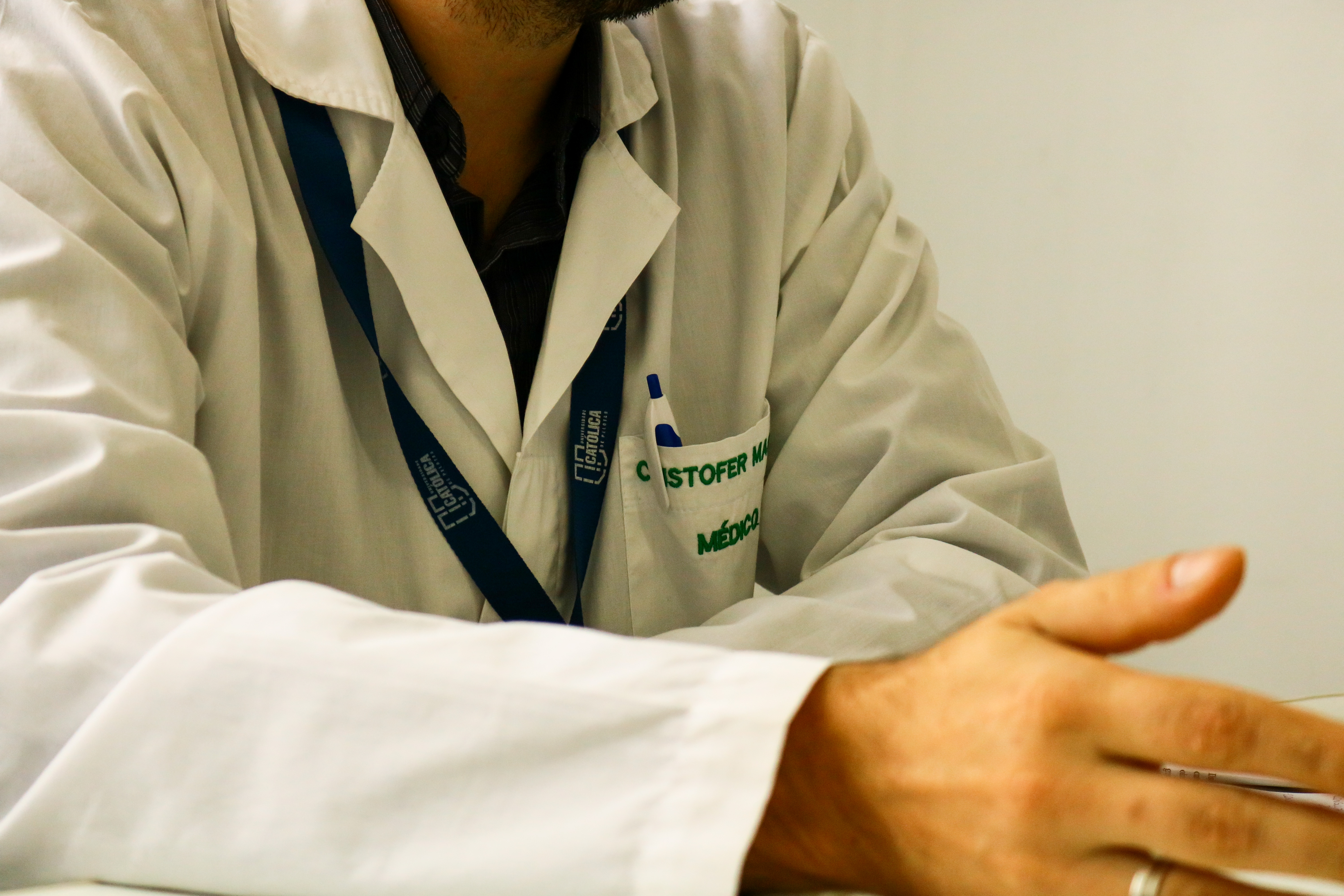 Profissional é contratado pelo programa 'Mais Médicos'. Serviço ficou paralisado menos de um mês, em ambas regiões do interior