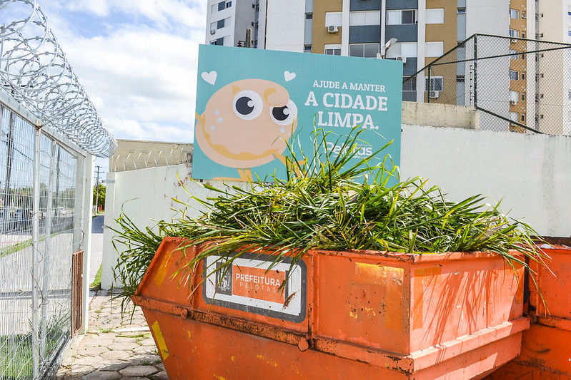 Nesta quarta, moradores podem colocar lixo e resíduos em frente às residências para coleta