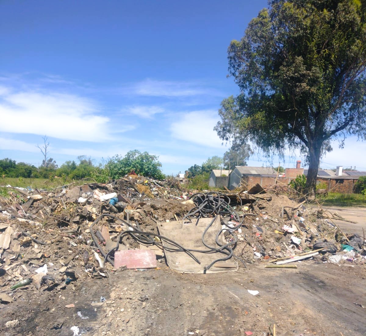 Operação coordenada pela Secretaria de Serviços Urbanos e Infraestrutura (Ssui) foi realizada nas comunidades da Bom Jesus, Jardim Europa e Dunas
