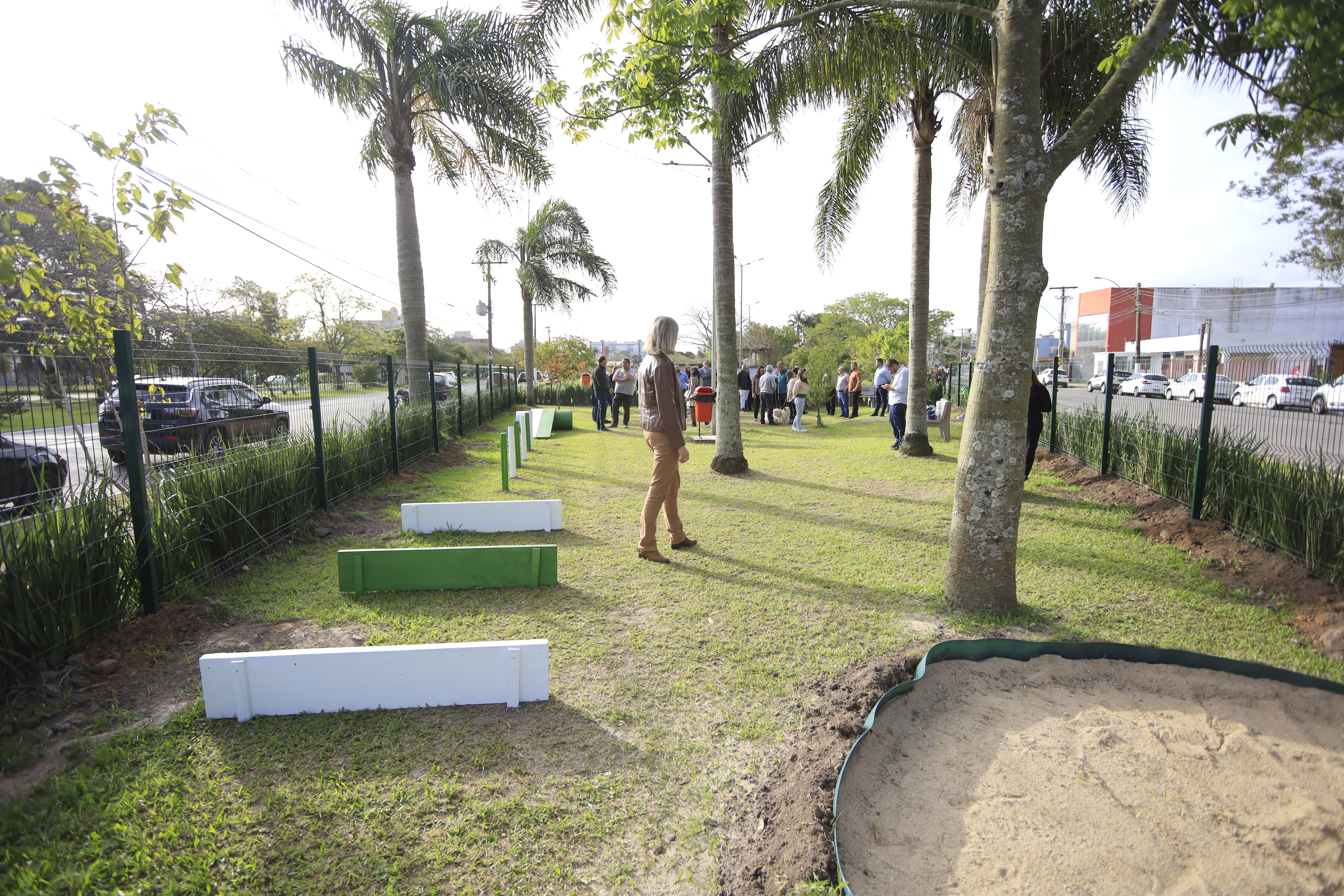 Essa é a primeira estrutura de lazer e socialização destinada à soltura de cães de forma segura de Pelotas, fruto da parceria entre SQA, bairro Quartier e escritório de arquitetura Abra