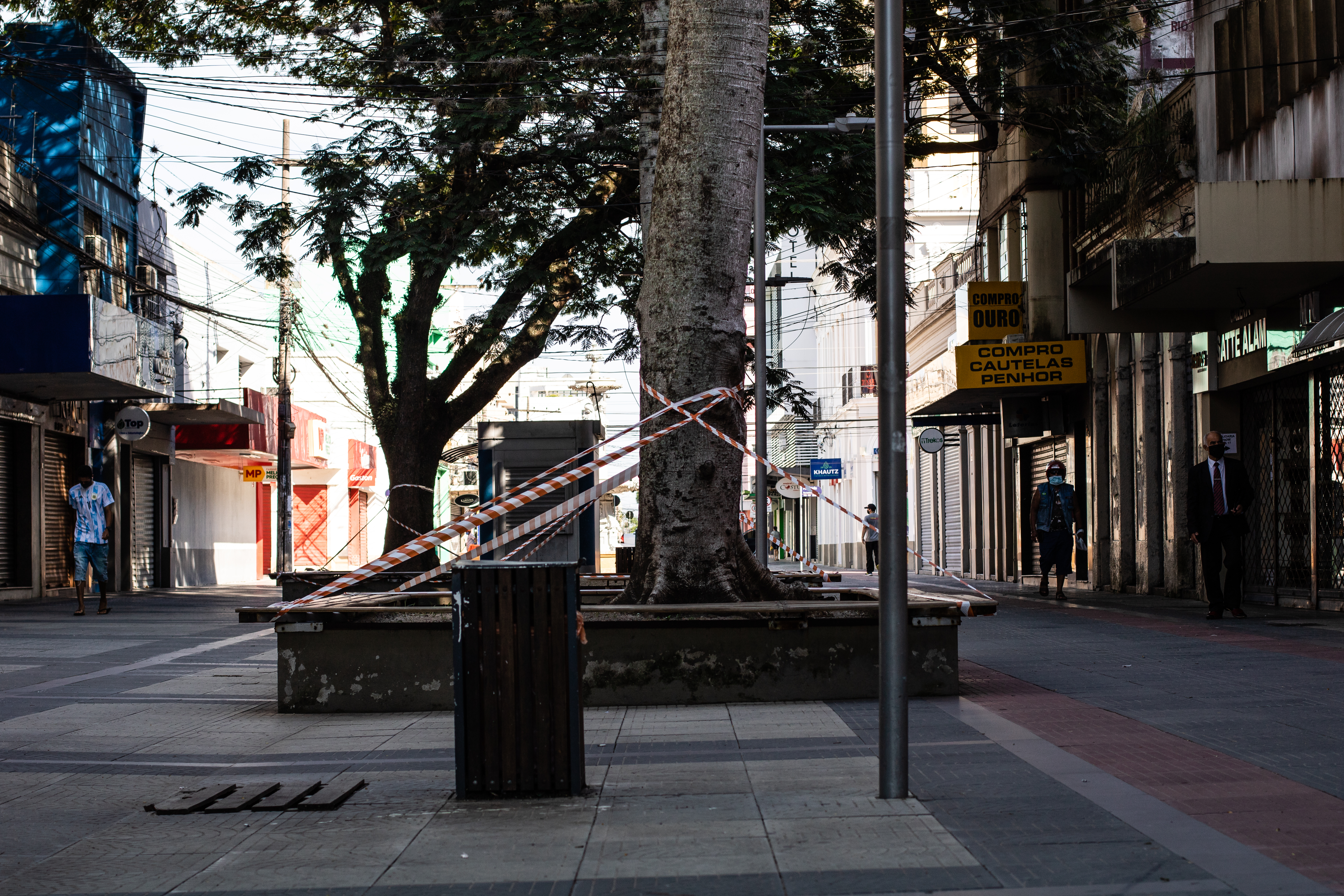 Das 20h de sexta-feira (19) até as 5h de segunda-feira (22), atividades não essenciais estarão fechadas em Pelotas. Medidas são equivalentes às impostas no último fim de semana