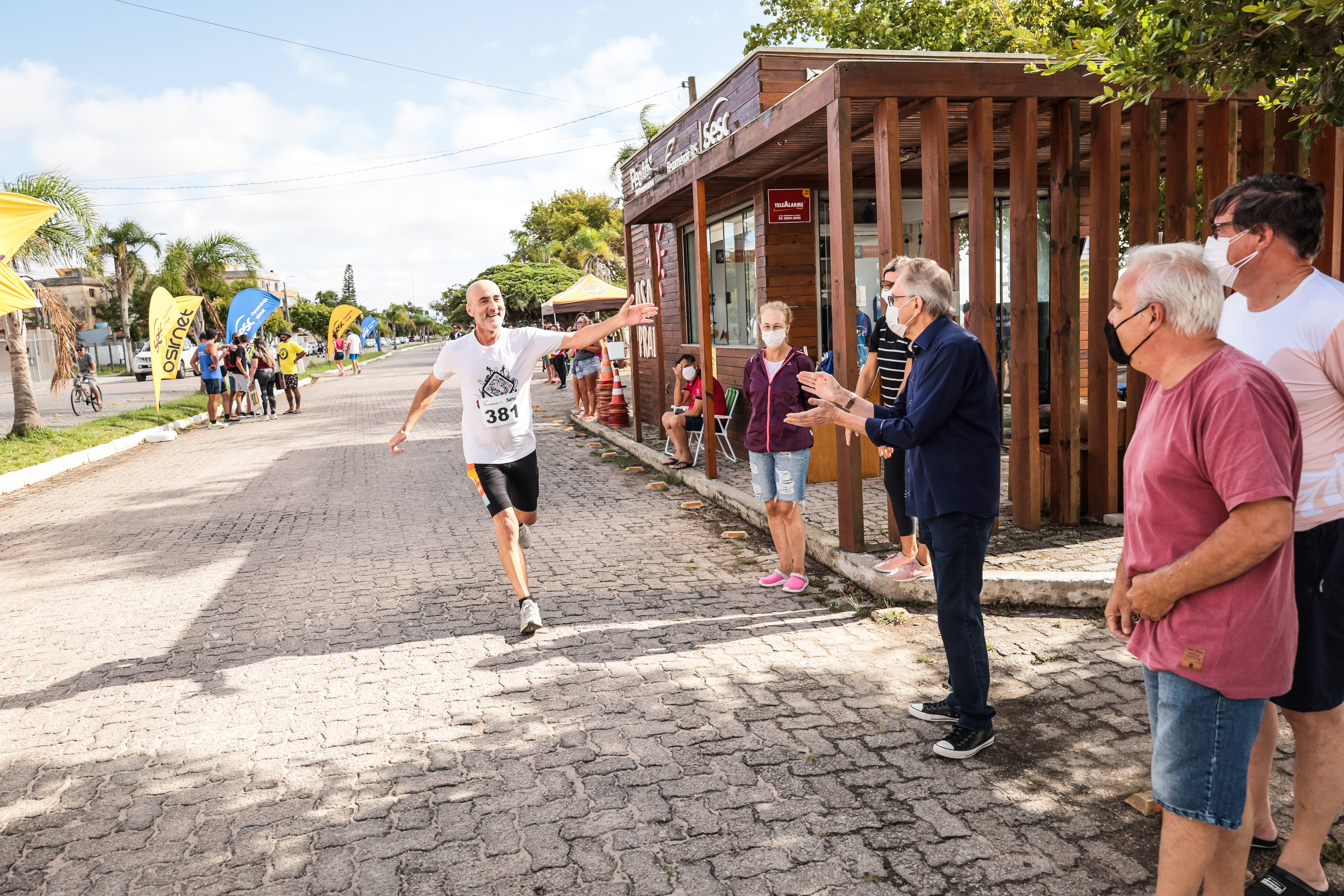 Evento esportivo realizado pela prefeitura  e Sesc mobilizou mais de 200 atletas neste domingo