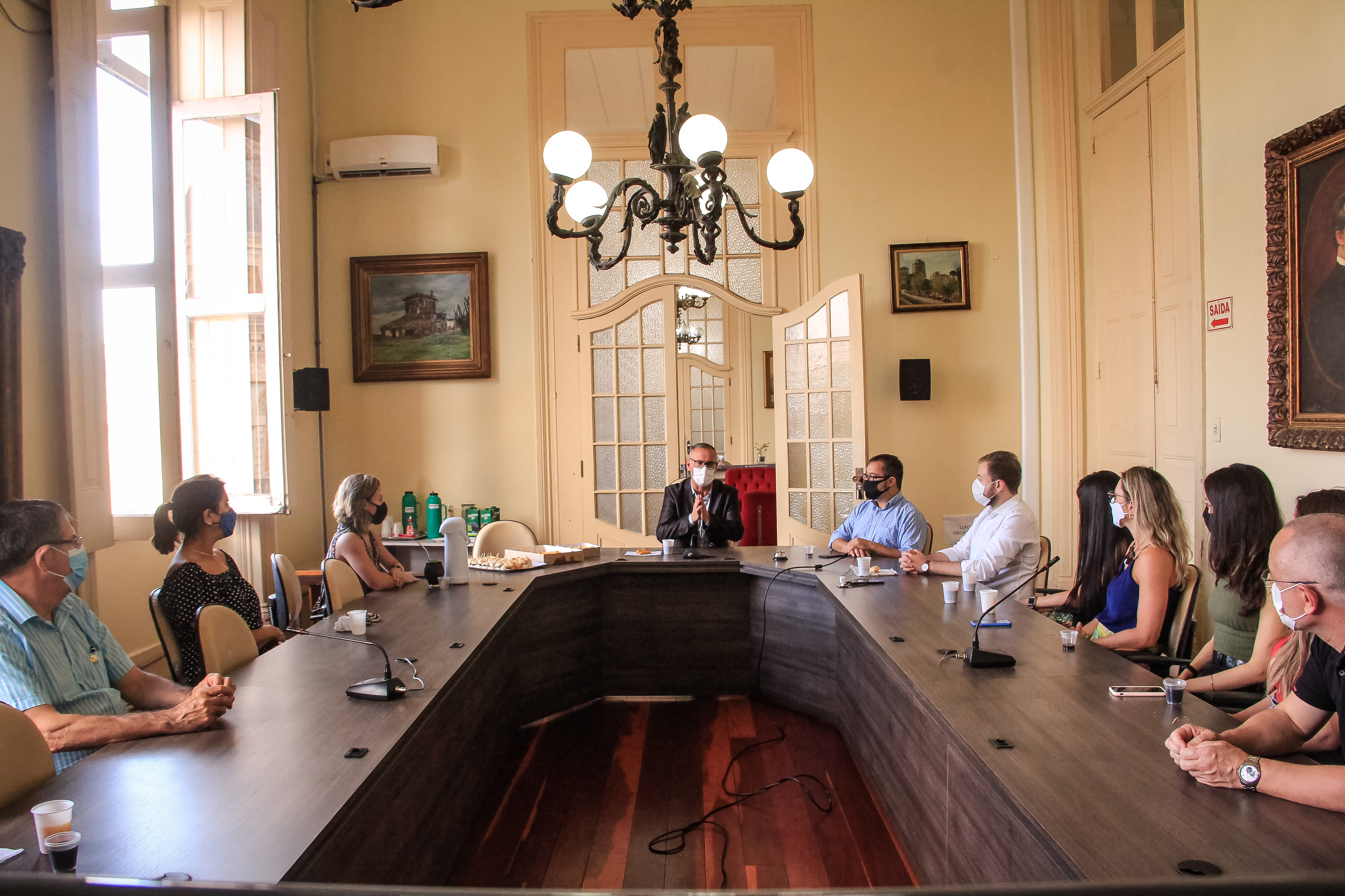 No primeiro dia útil de 2022, chefe do Executivo destacou a importância do trabalho desempenhado pelos profissionais que atuam em diferentes setores do Paço Municipal