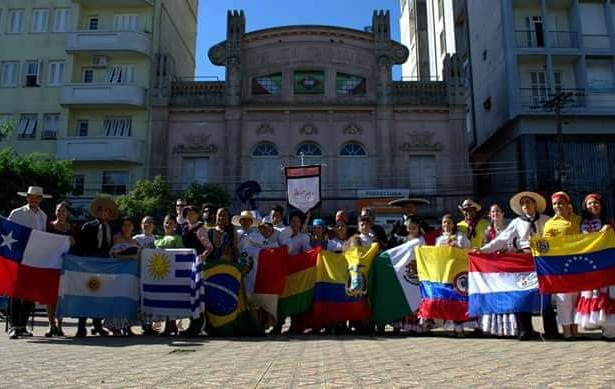 Promovido pela UFPel e IFSul, evento ocorre de 16 a 20 de outubro e reúne companhias de danças folclóricas de diversos países