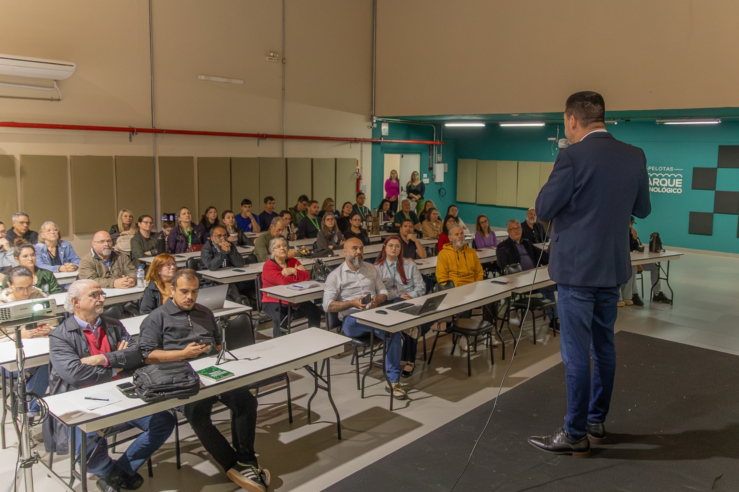Encontro promovido pela SQA reuniu voluntários e entidades para consolidar ações coletivas em prol da consciência ambiental