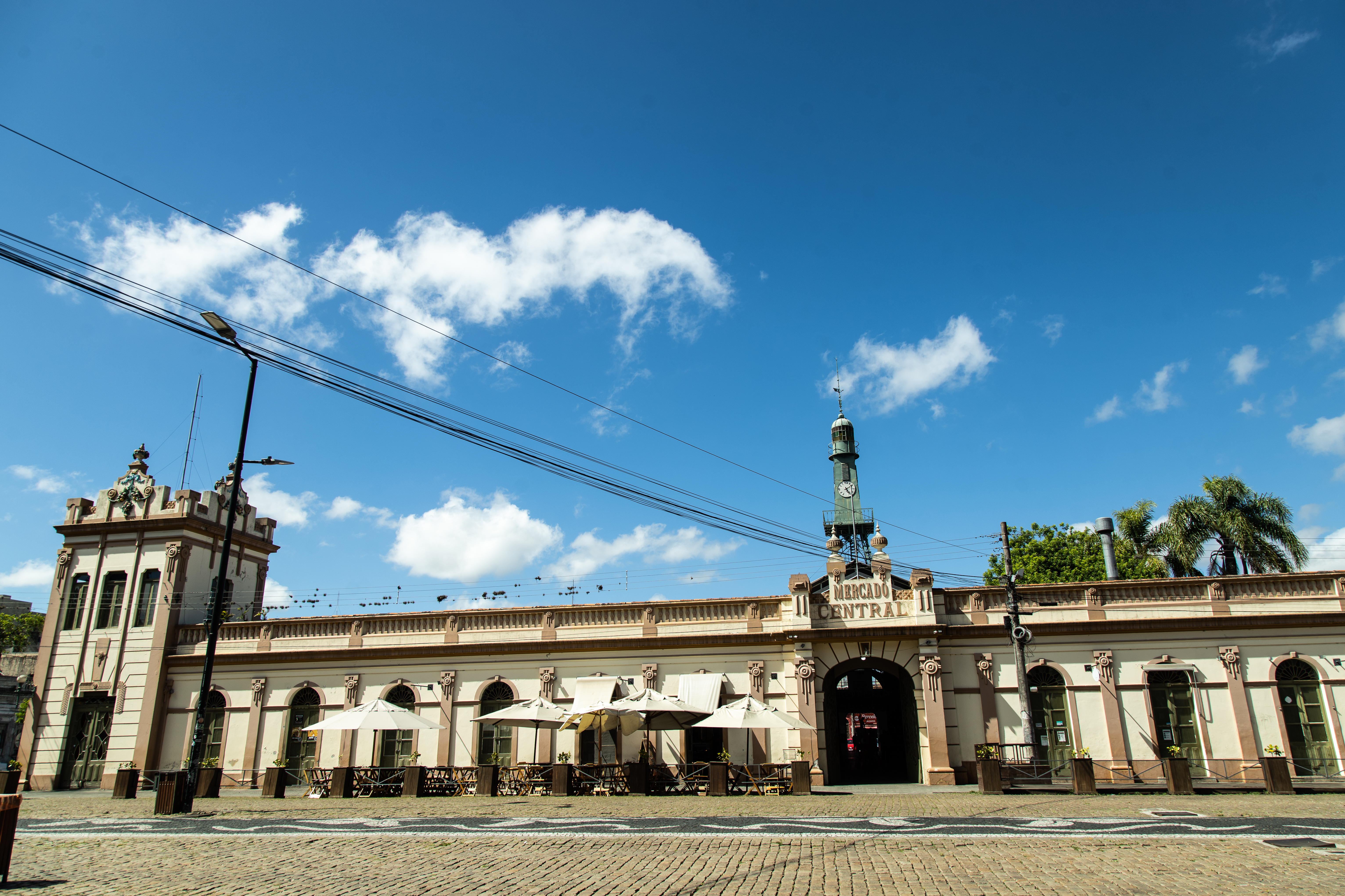 Proprietários de estabelecimentos poderão enviar uma proposta até a próxima terça-feira (31) para a ocupação das 17 bancas disponíveis no prédio